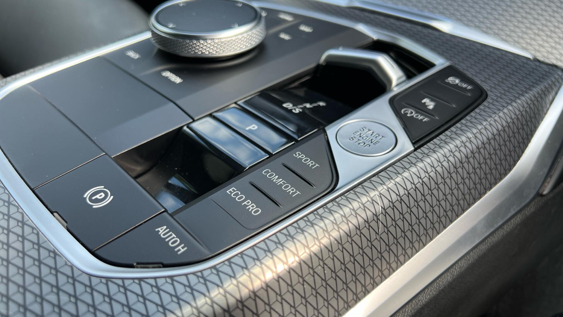 BMW 3 Series view 19