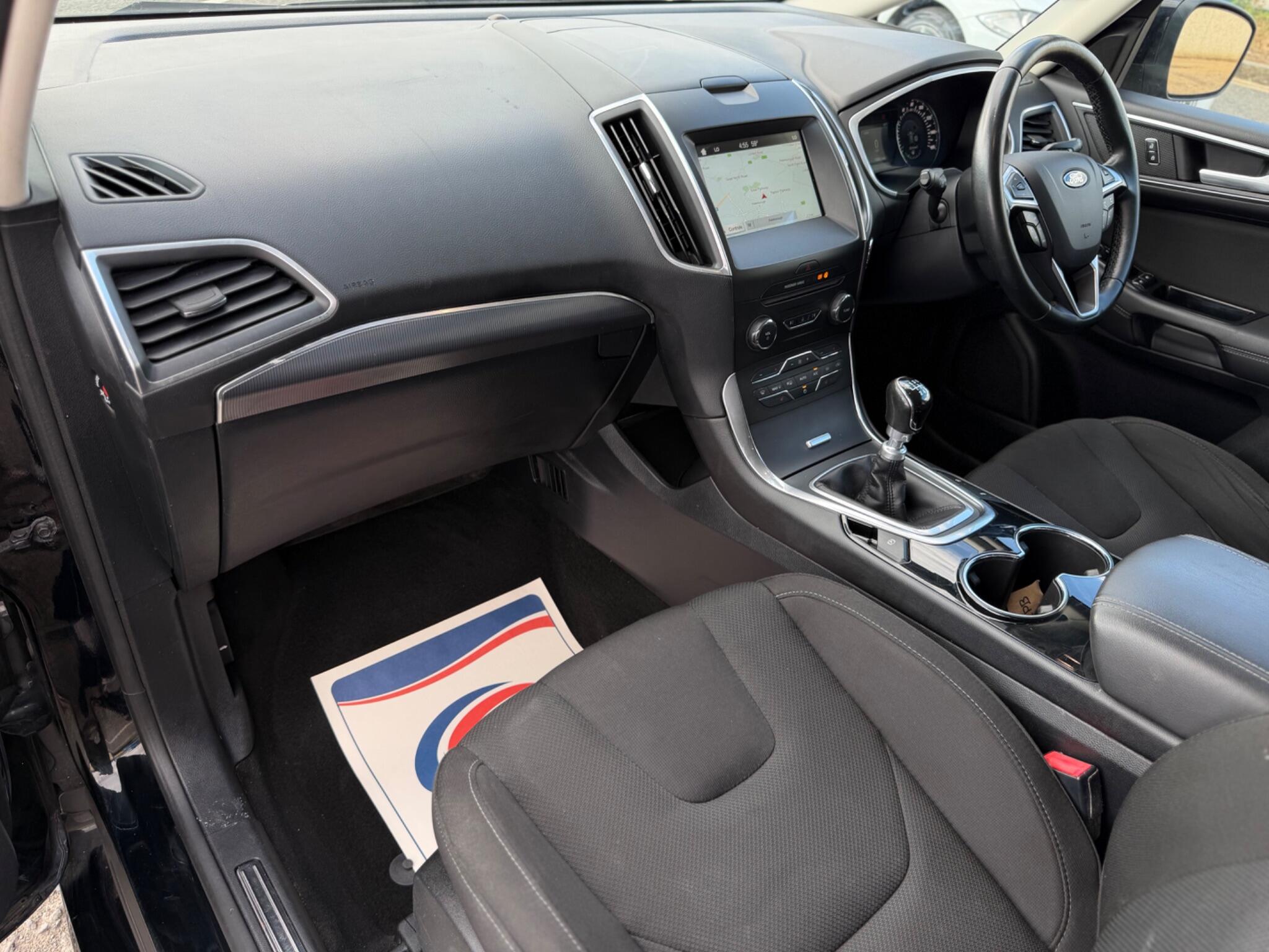 Ford S-Max view 13