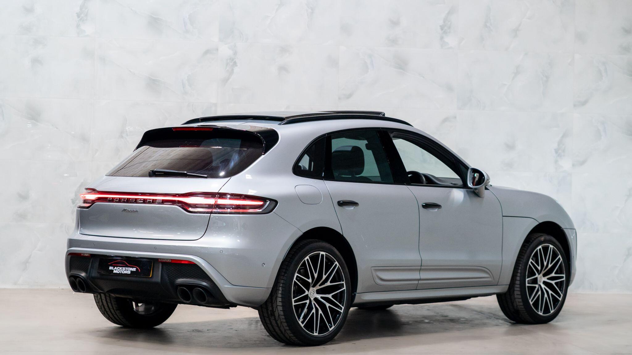 Porsche Macan view 8