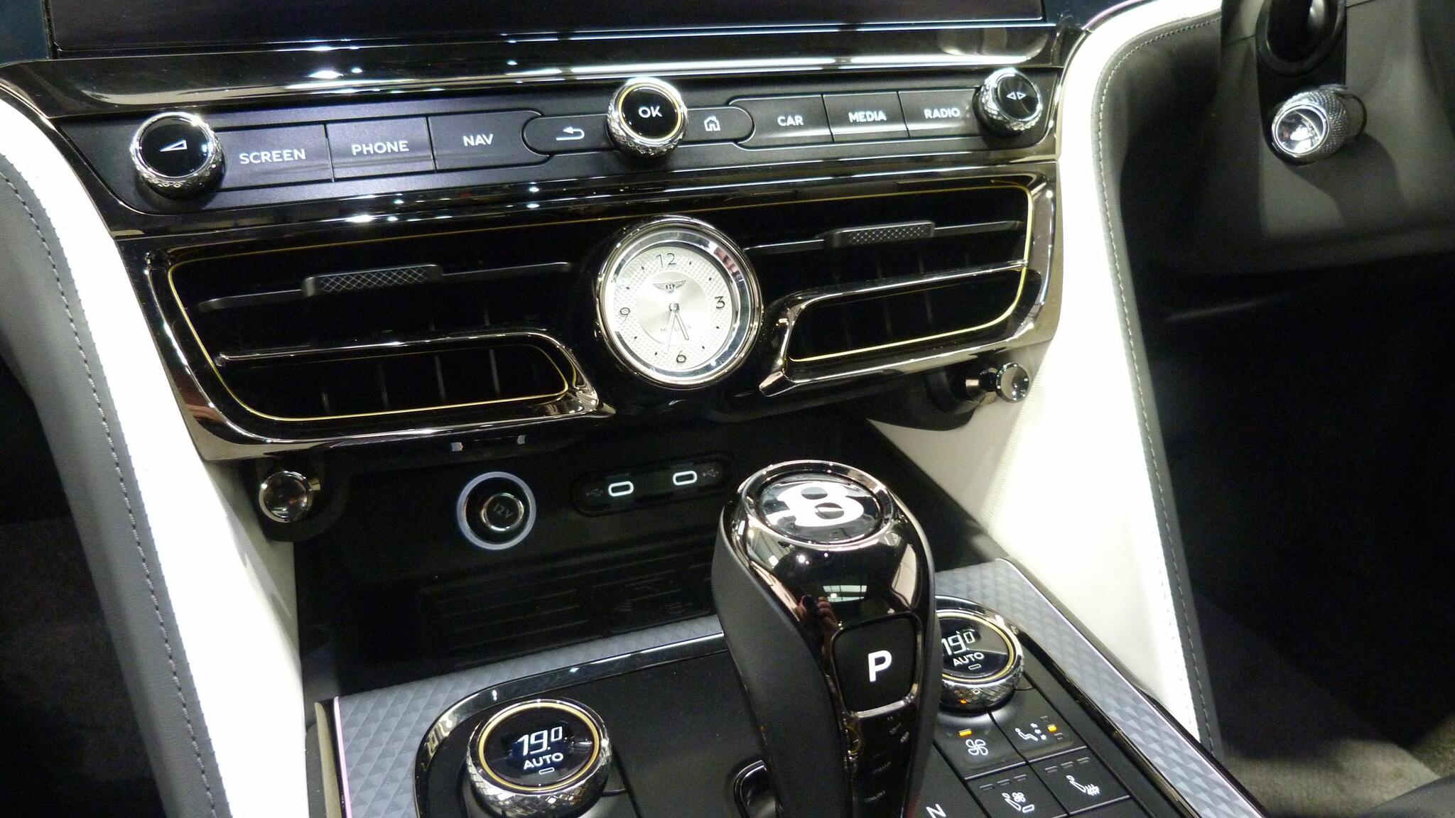 Bentley Flying Spur view 31