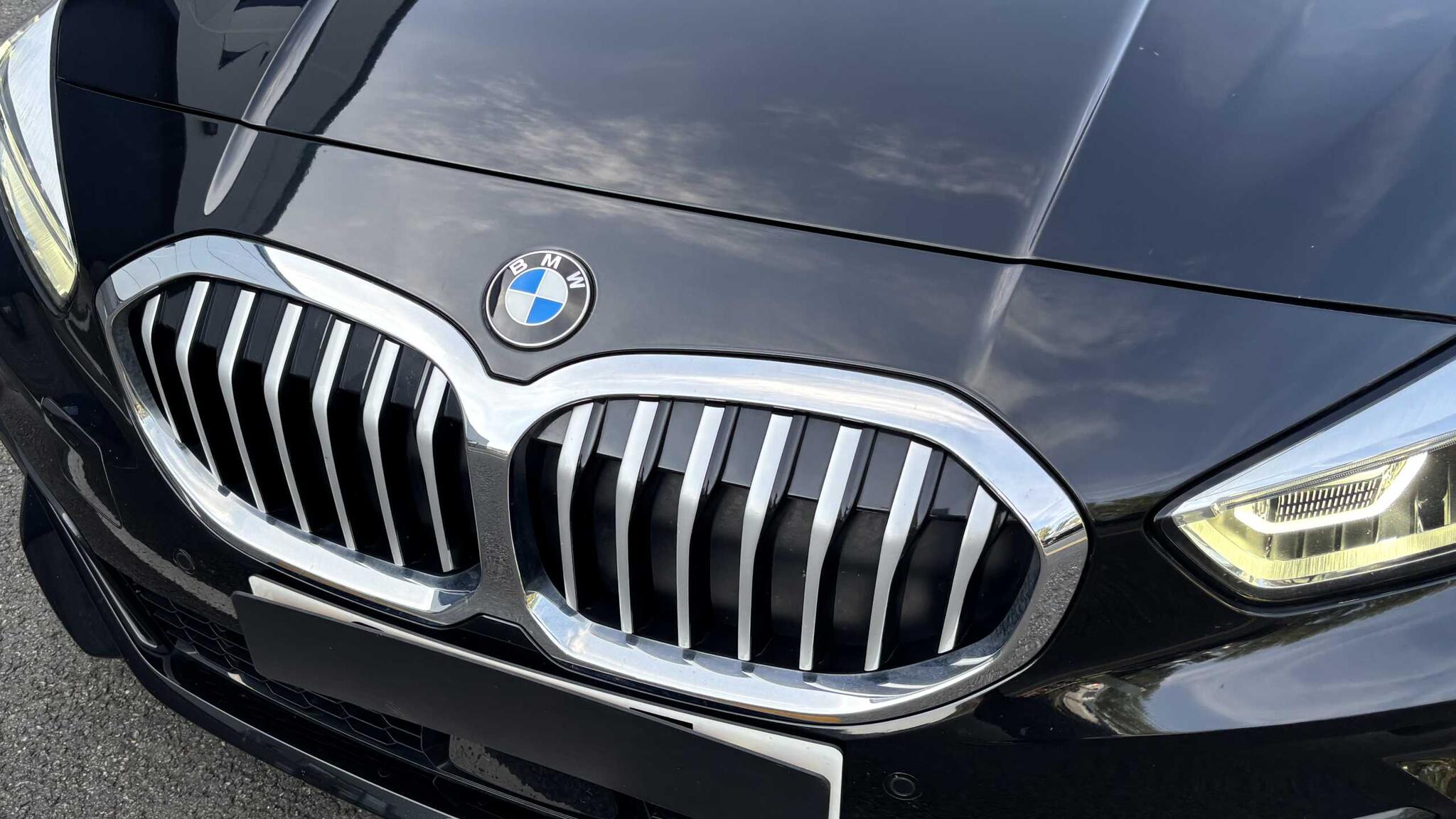 BMW 1 Series view 37
