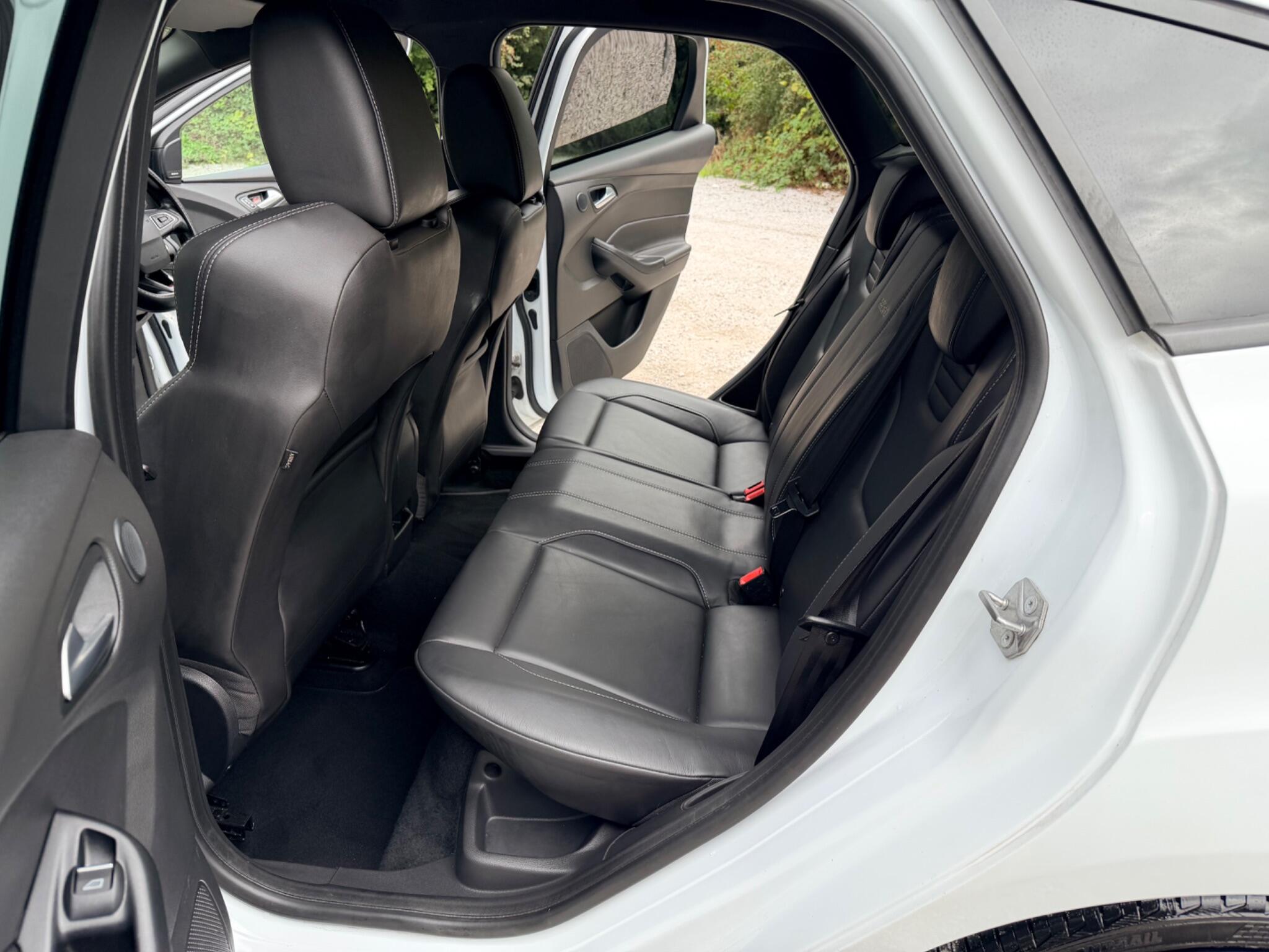 Ford Focus view 18