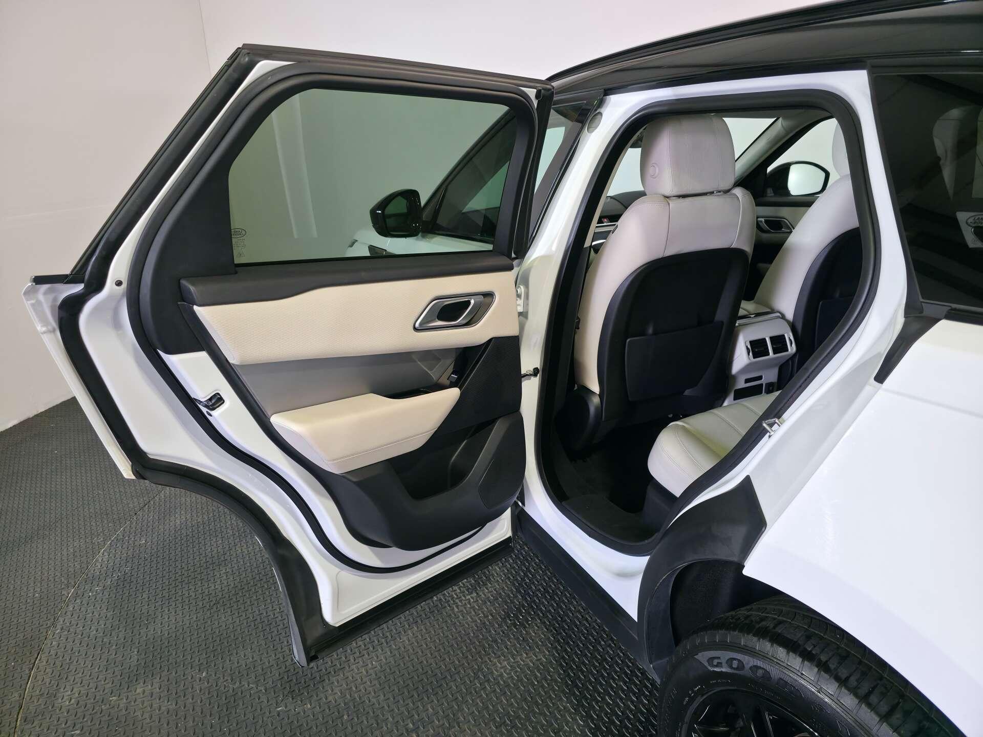 Land Rover Range Rover Velar view 63
