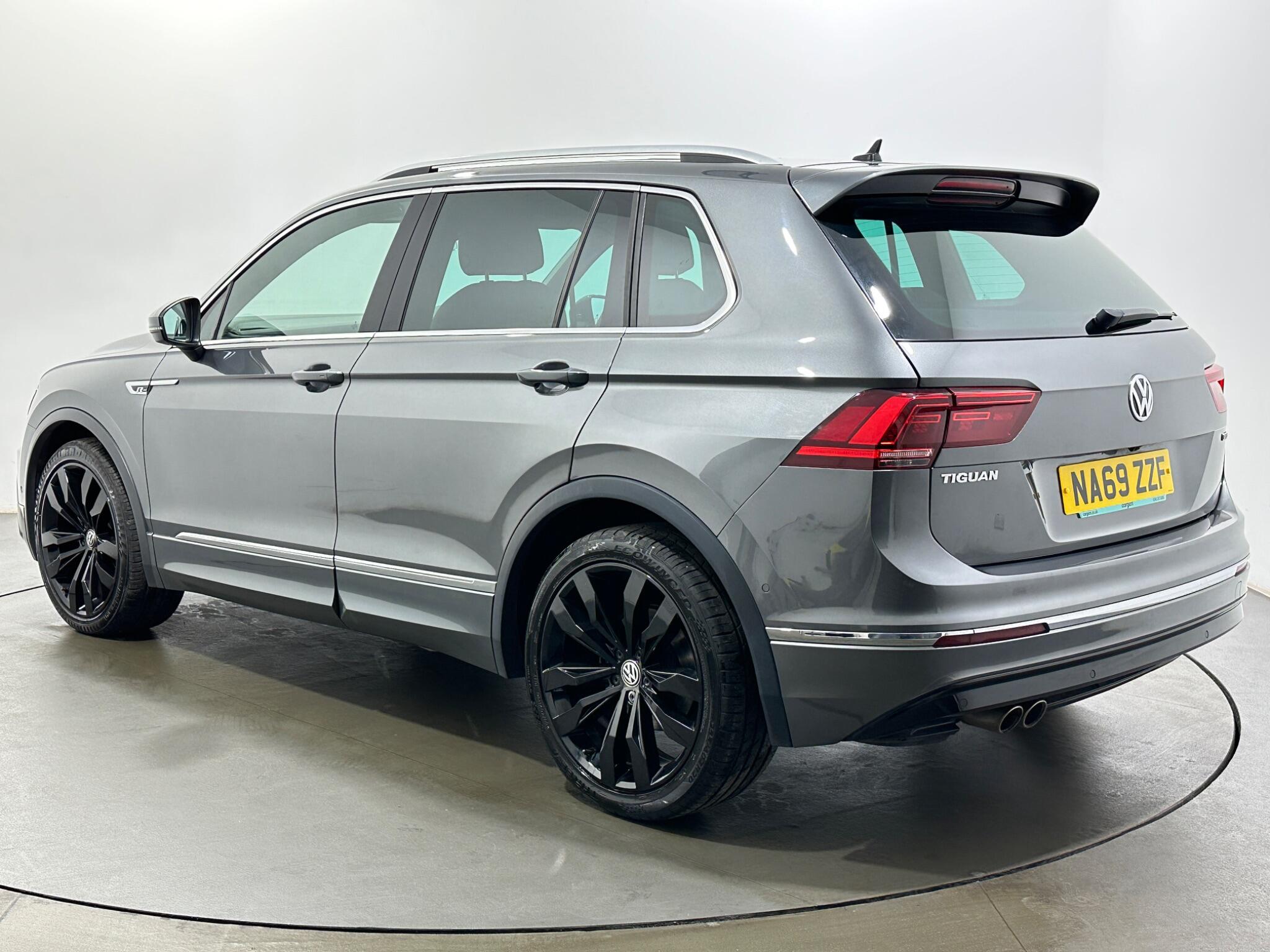 Volkswagen Tiguan view 6