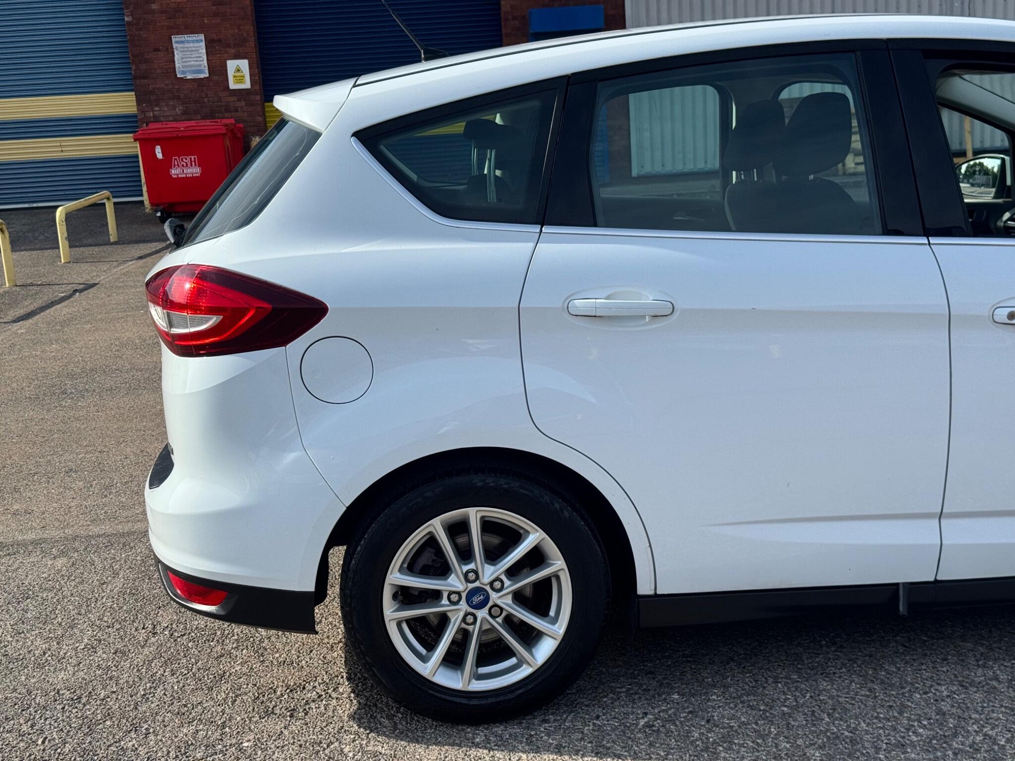 Ford C-Max view 49