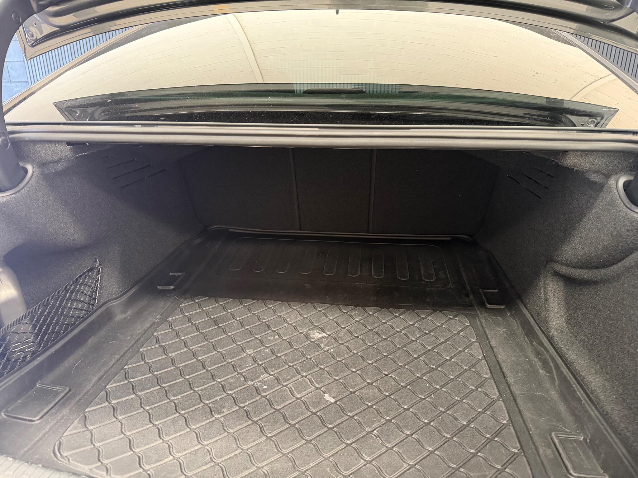 Audi A6 view 35