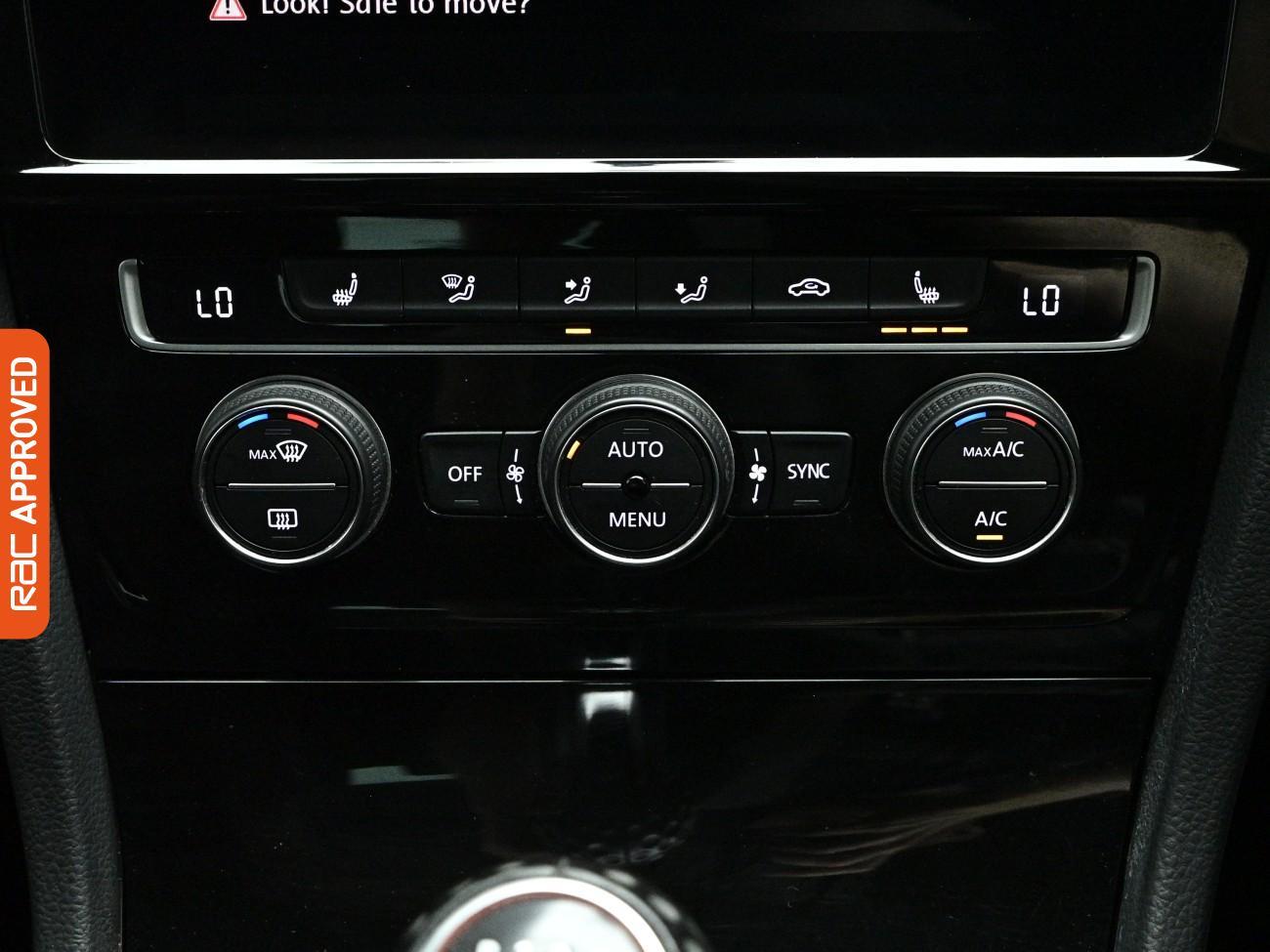 Volkswagen Golf view 17