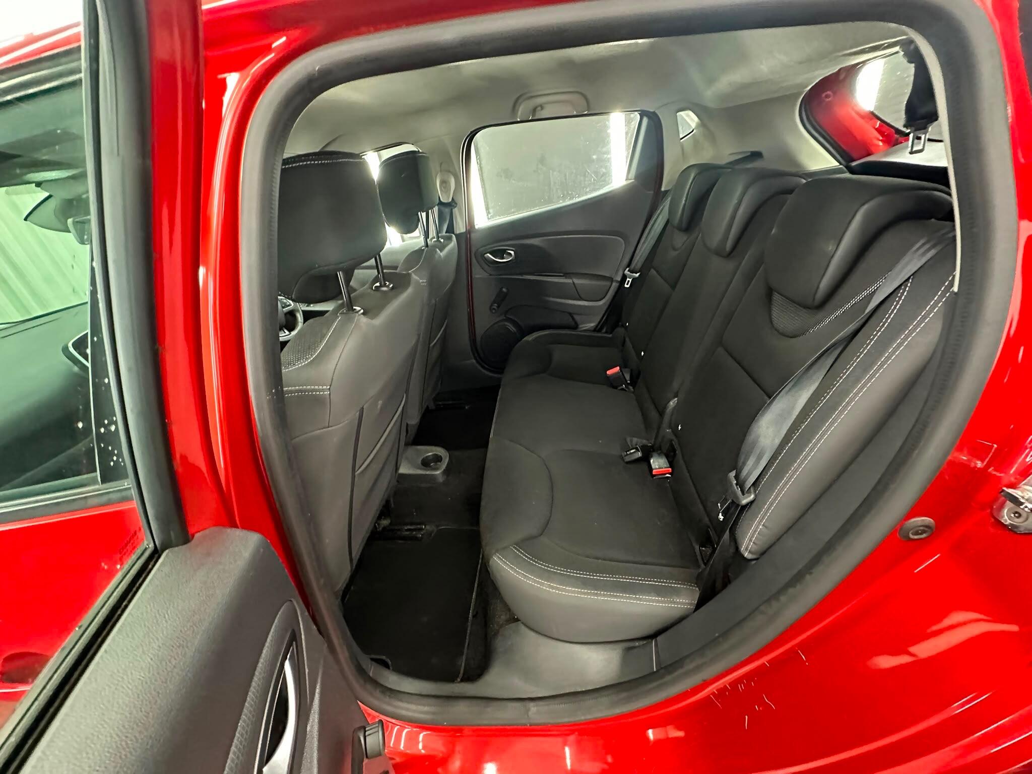 Renault Clio view 25