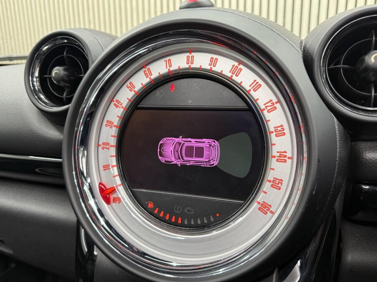 Mini Countryman view 18