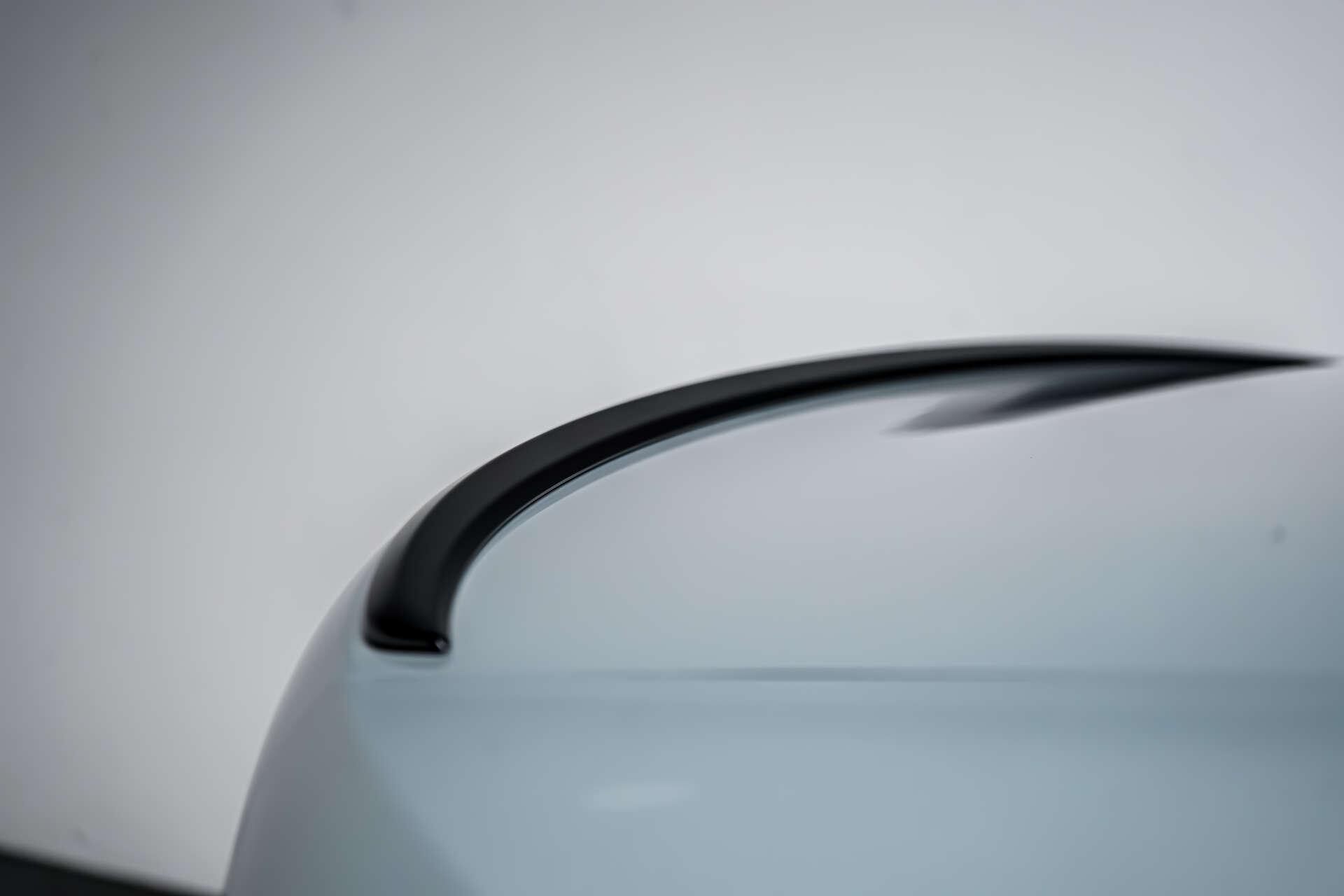 BMW 3 Series view 14
