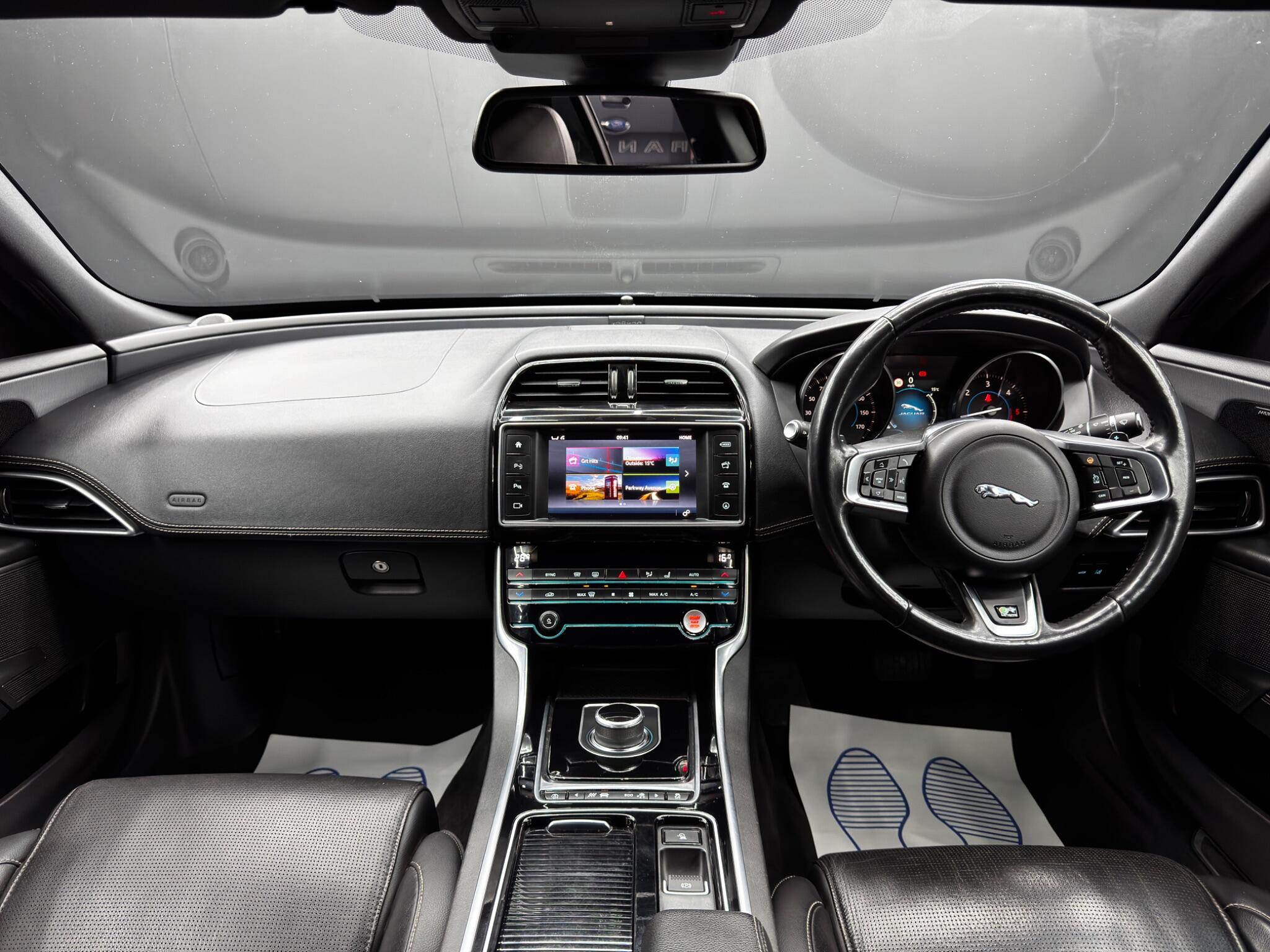 Jaguar XE view 10