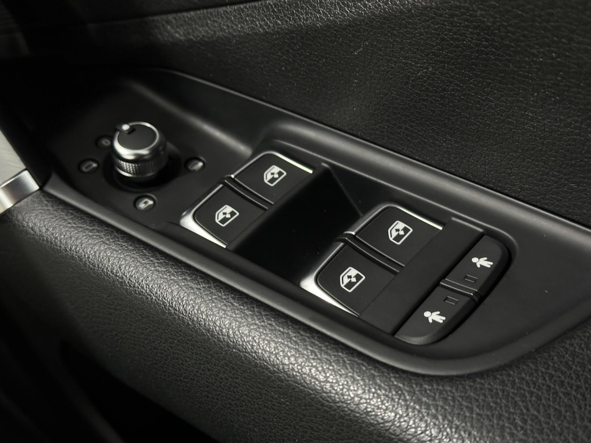 Audi Q2 view 19
