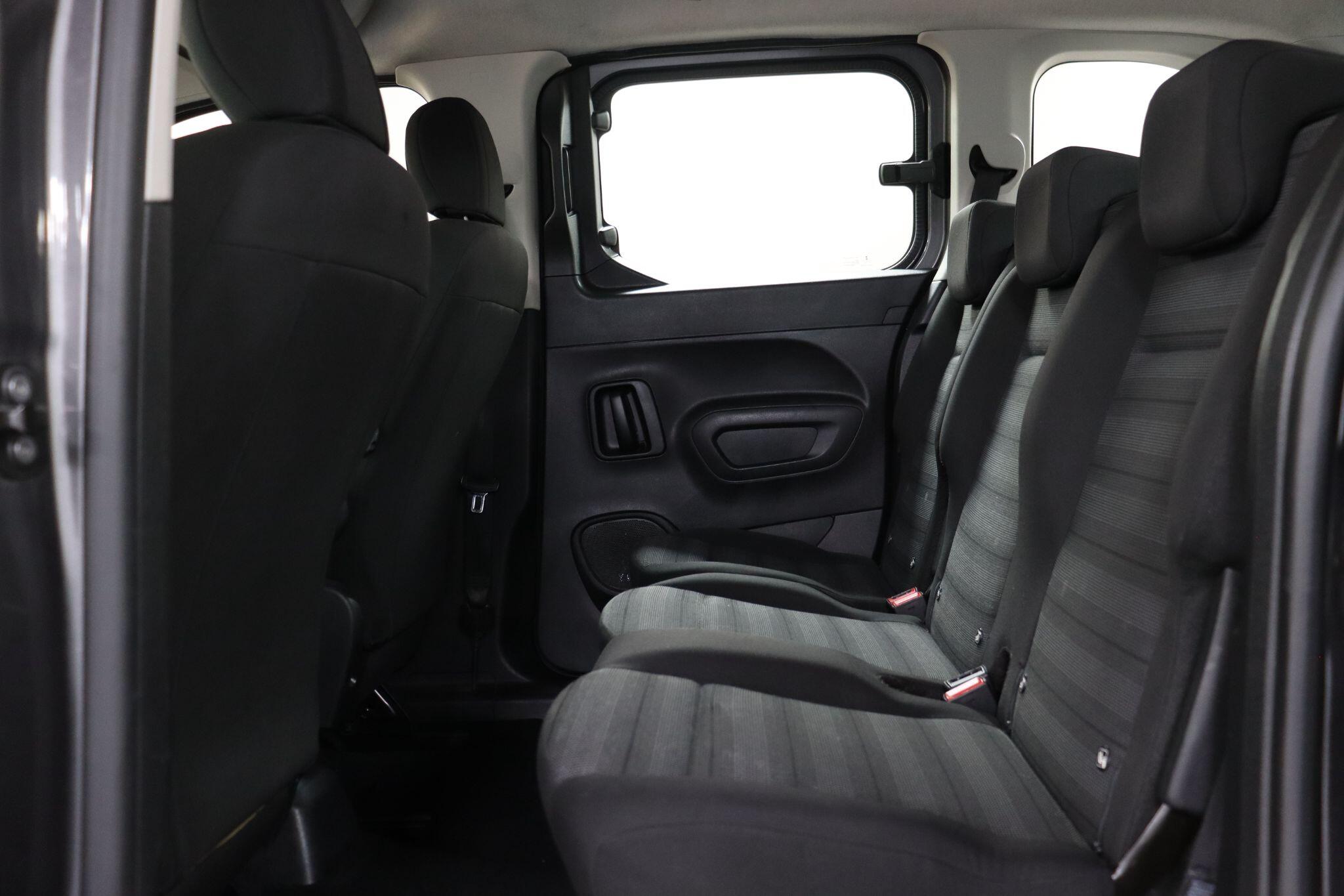 Vauxhall Combo Life view 42