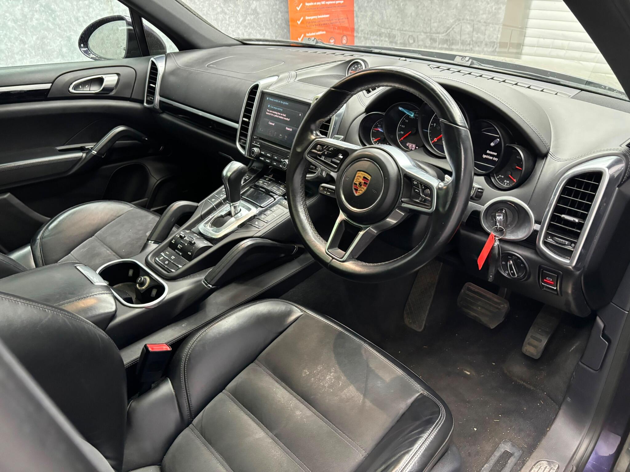 Porsche Cayenne view 32