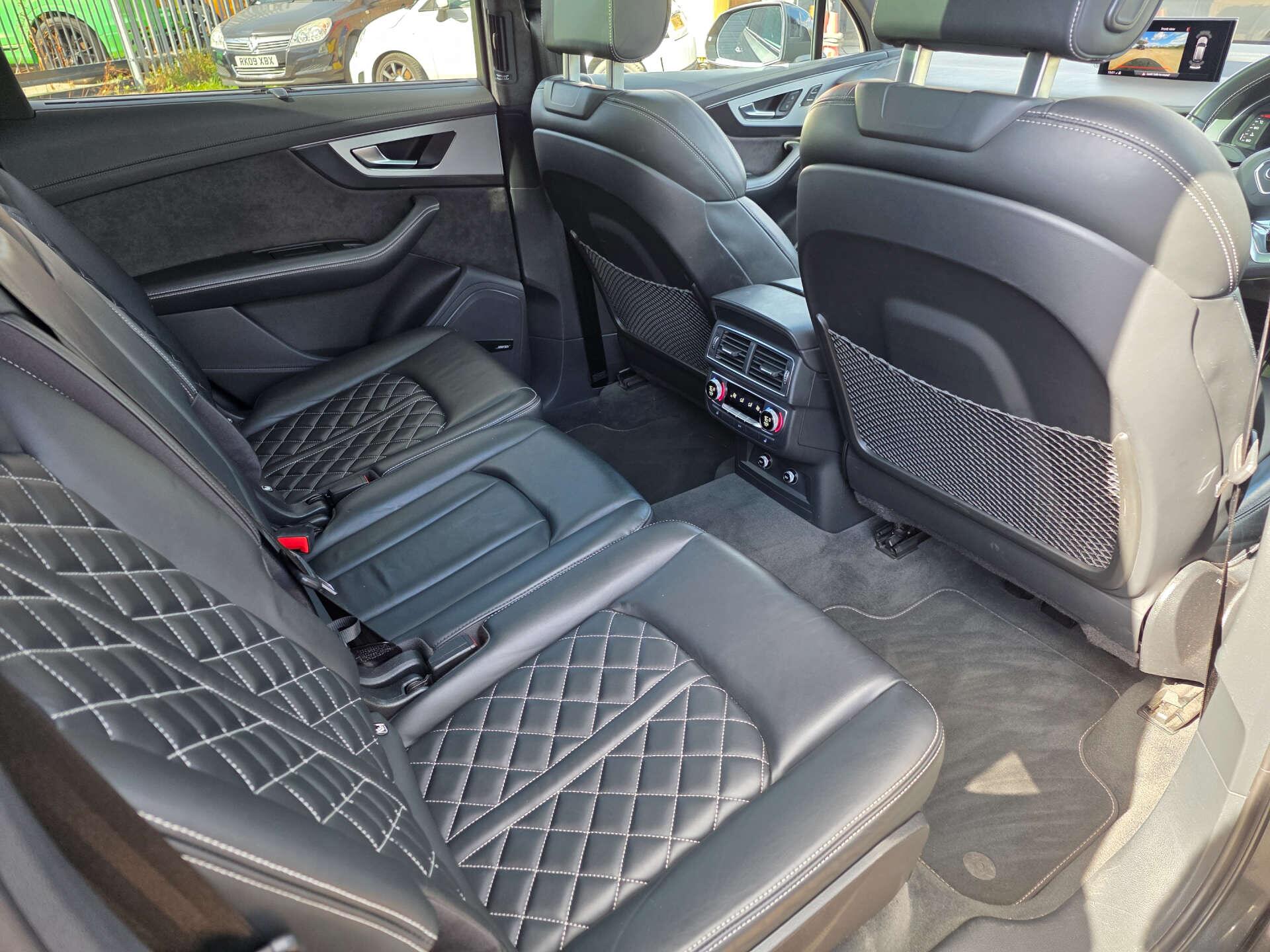 Audi SQ7 view 20