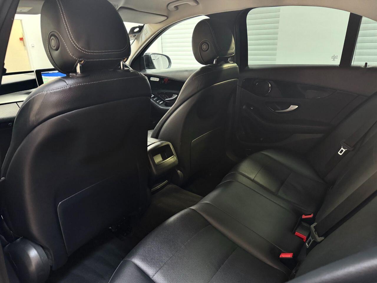 Mercedes-Benz C-Class view 34