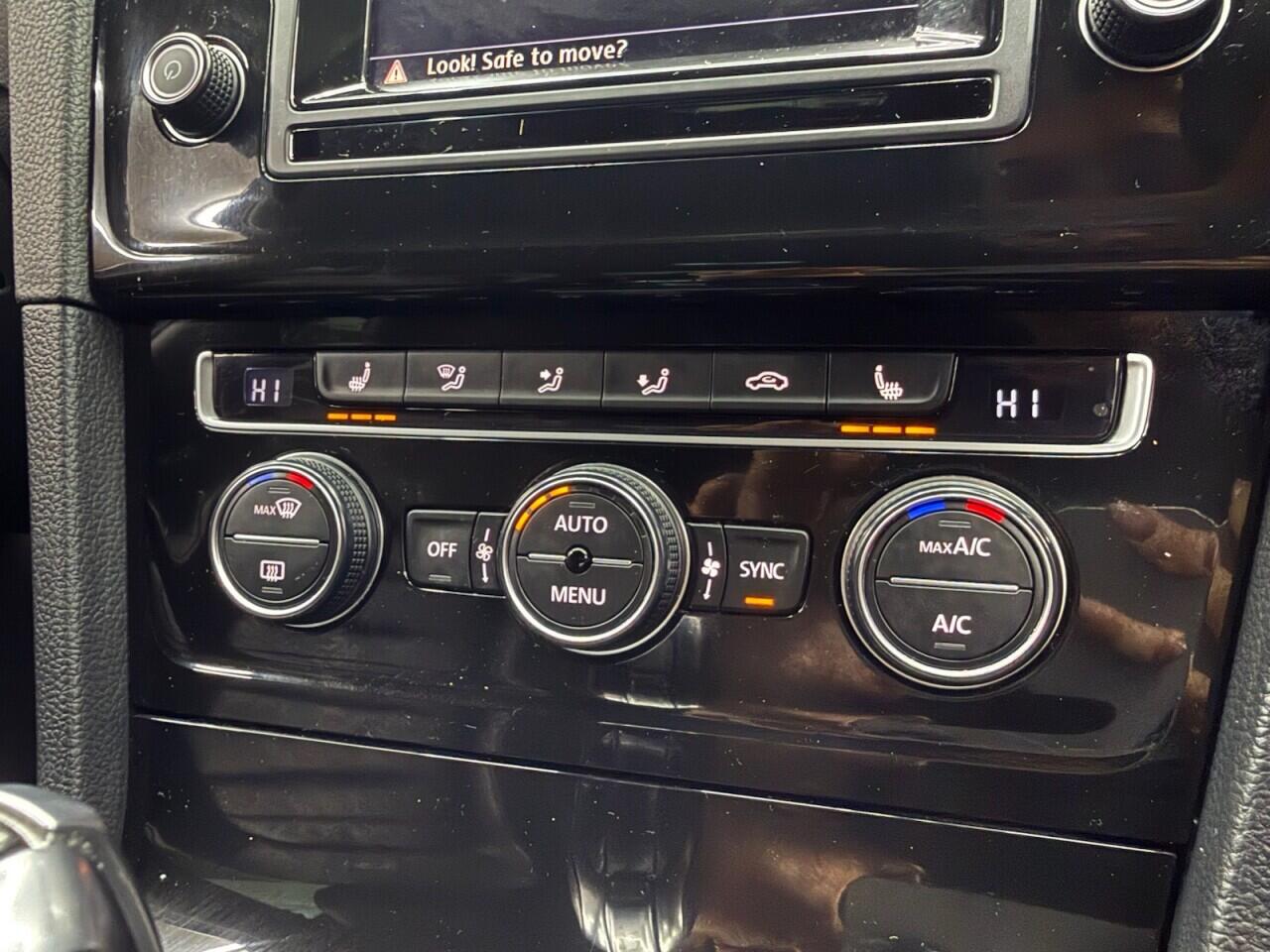Volkswagen Golf view 20