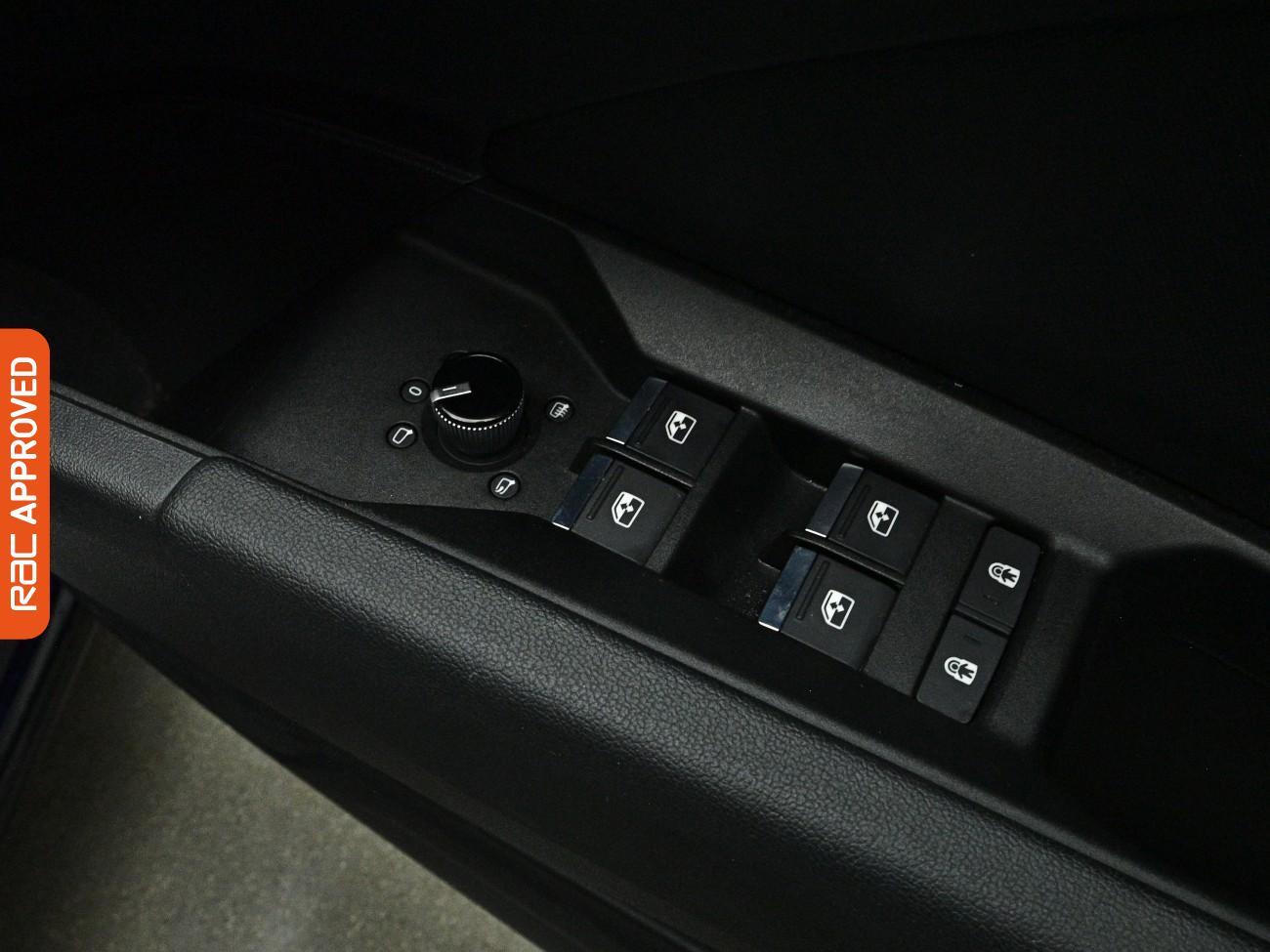 Audi Q4 e-tron view 36