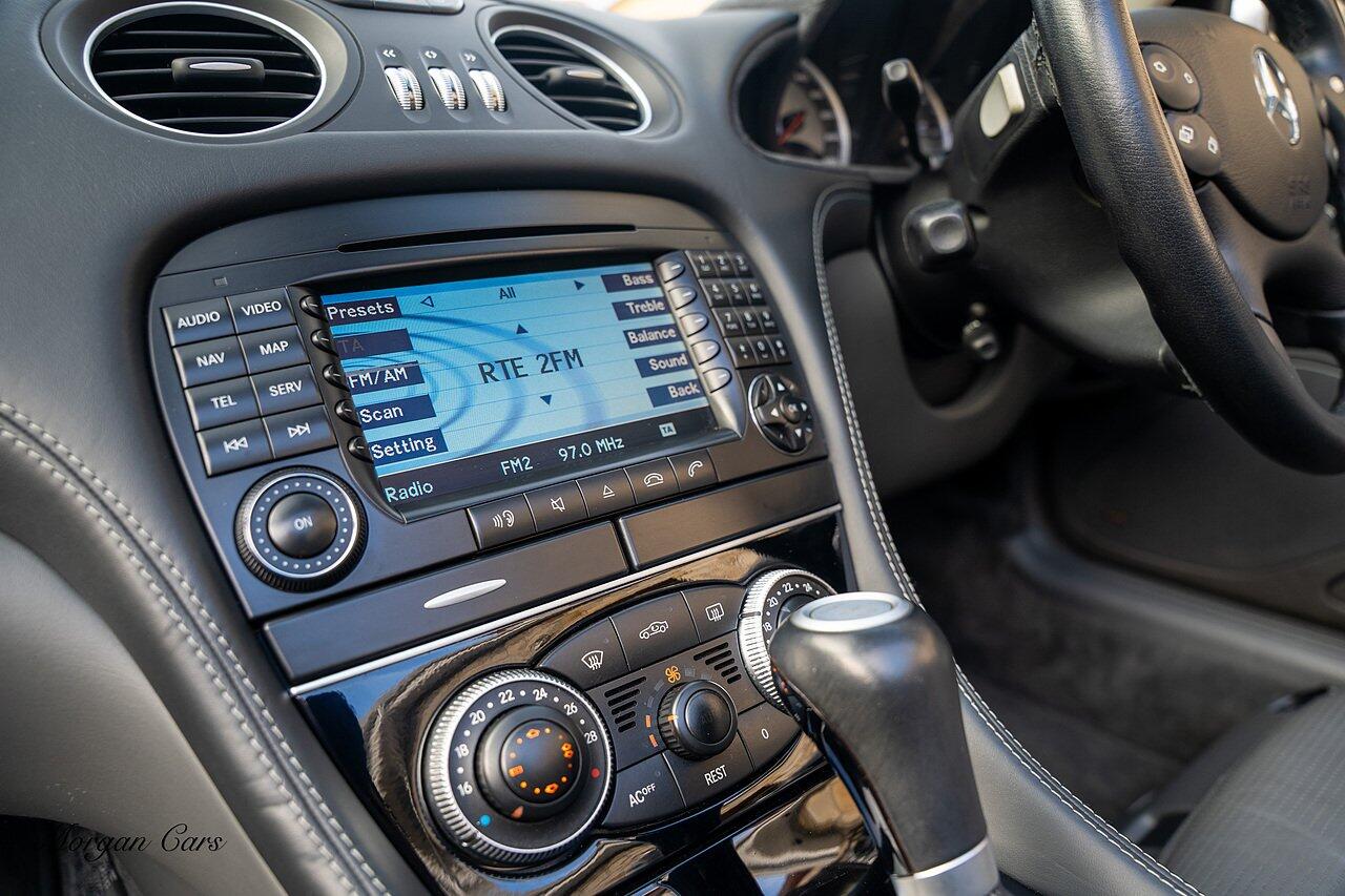 Mercedes-Benz SL view 69