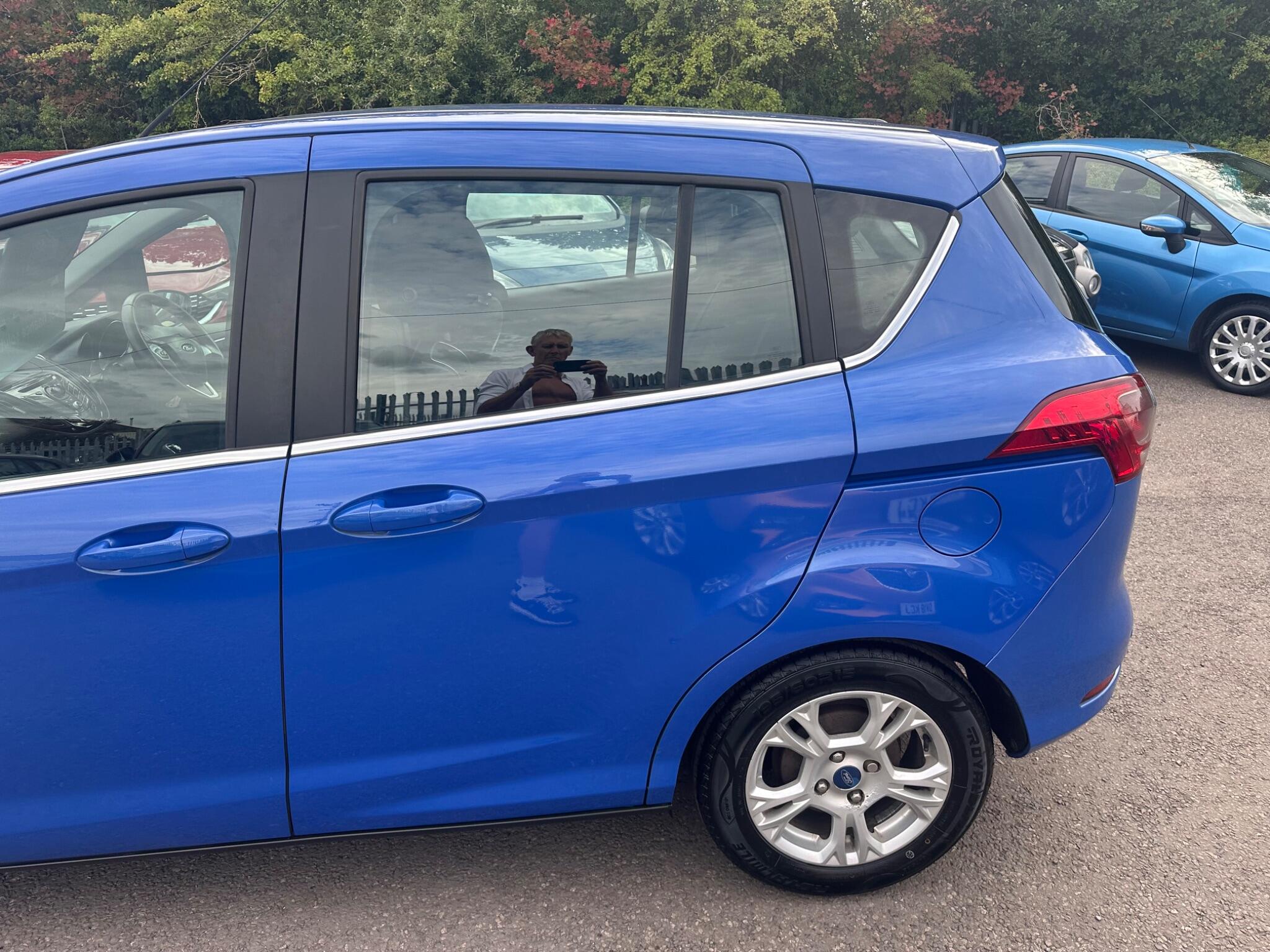 Ford B-Max view 25