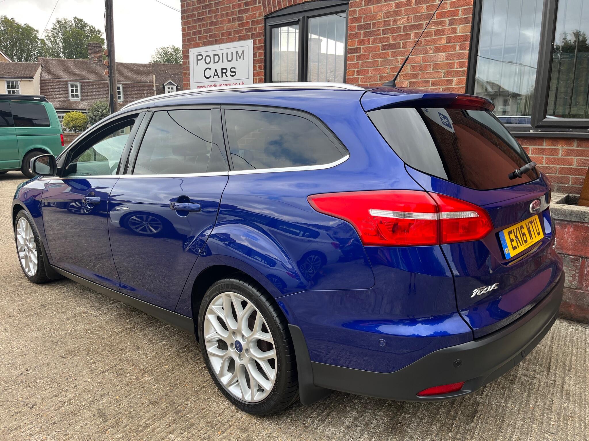 Ford Focus view 77