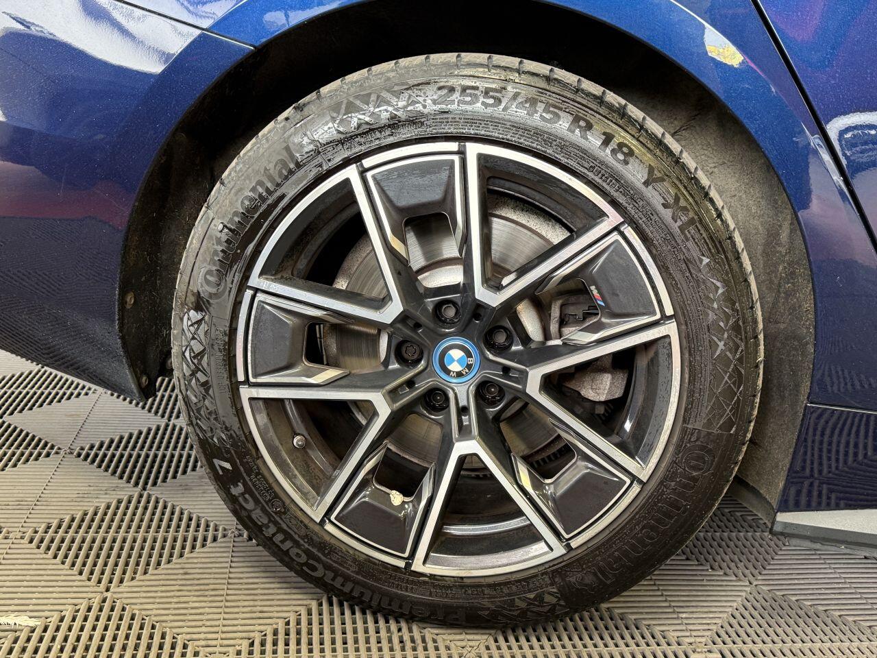 BMW I4 view 20