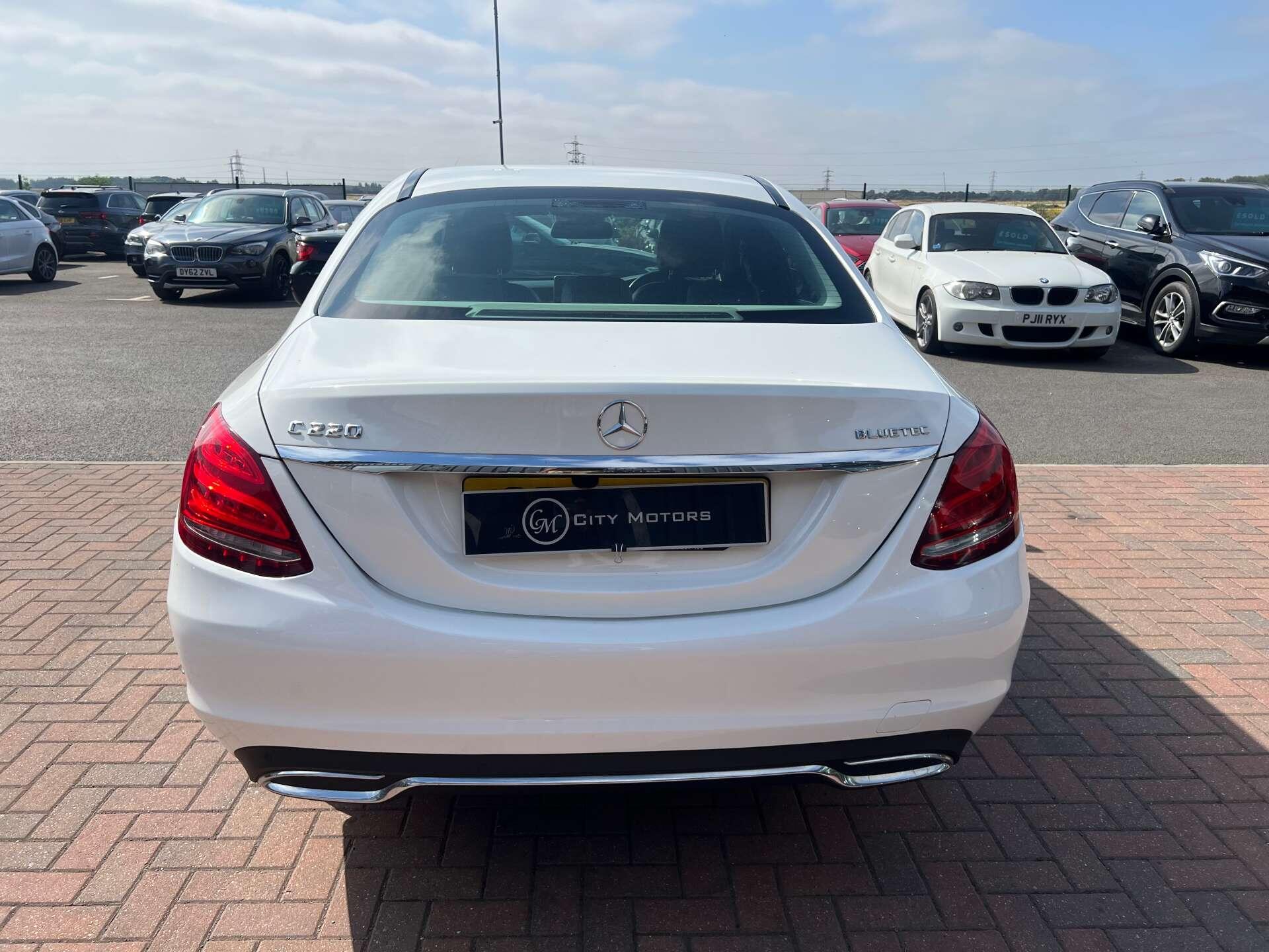 Mercedes-Benz C-Class view 9