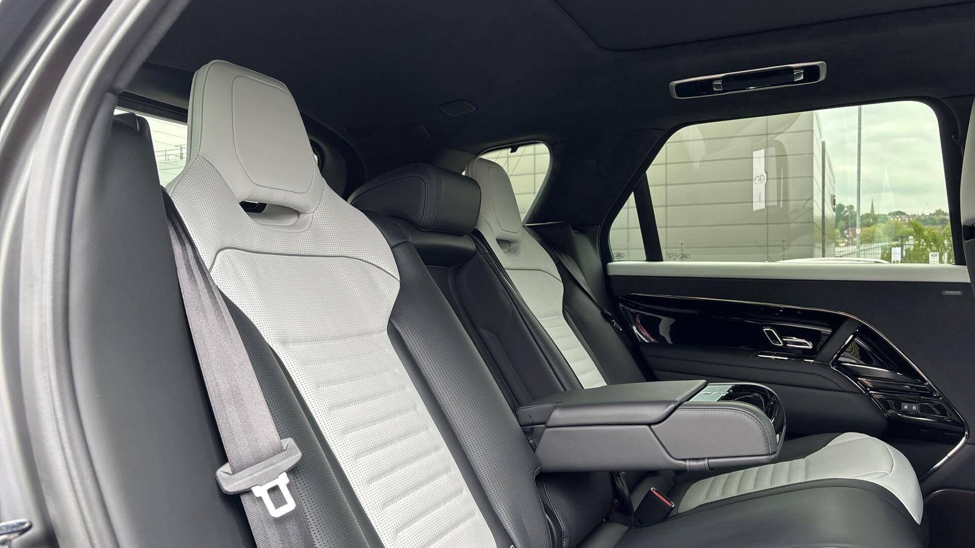 Land Rover Range Rover Sport view 14