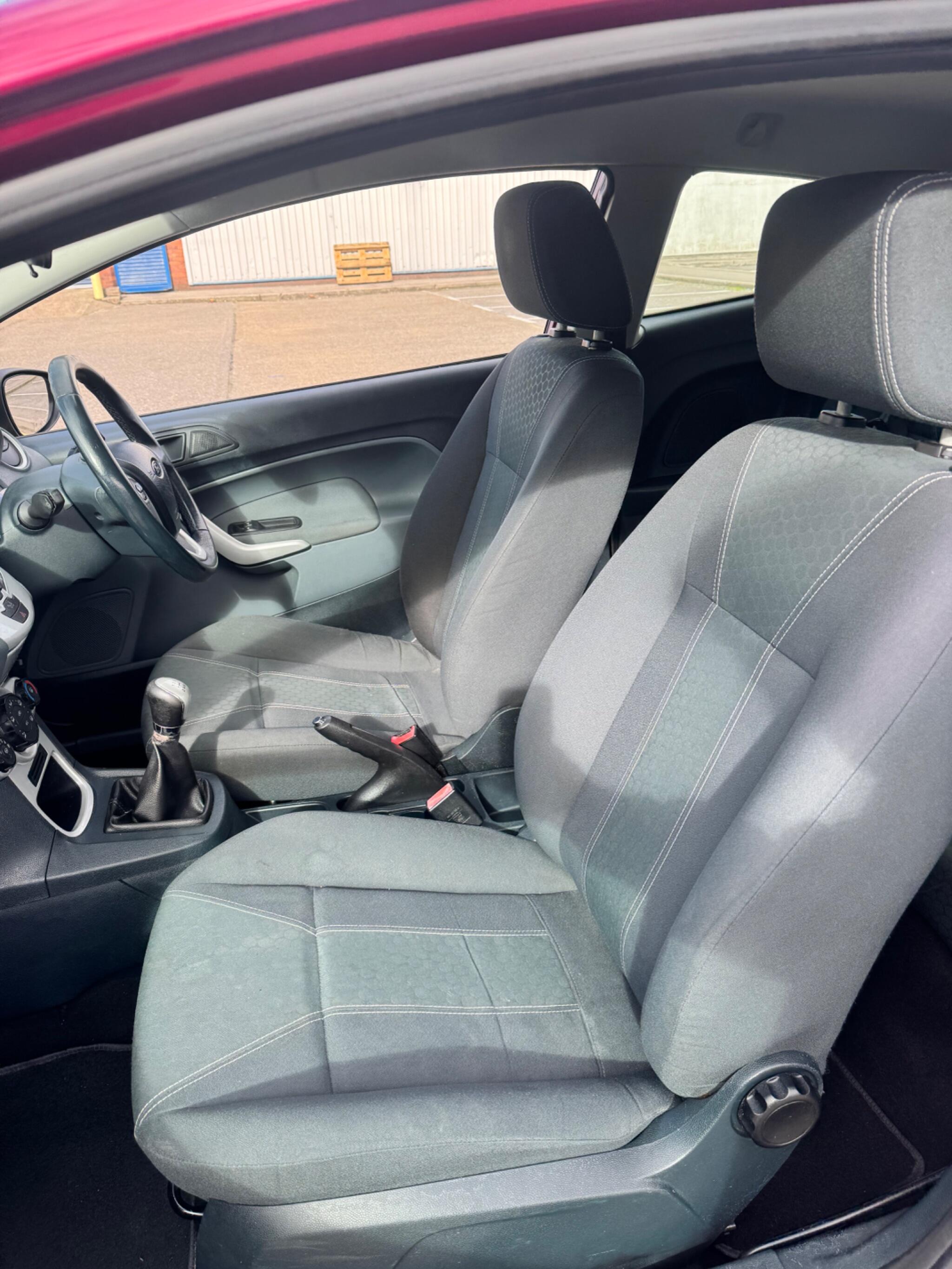 Ford Fiesta view 42