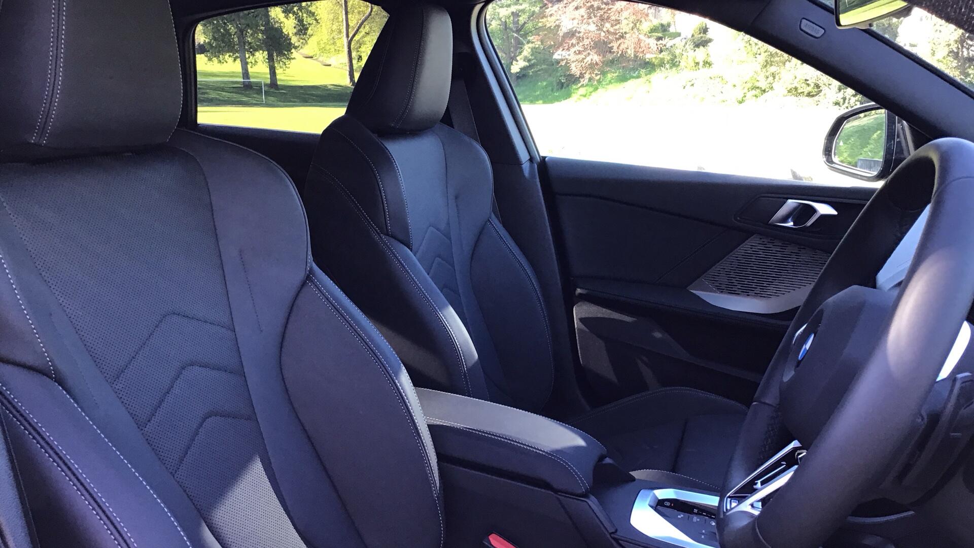 BMW 2 Series view 11