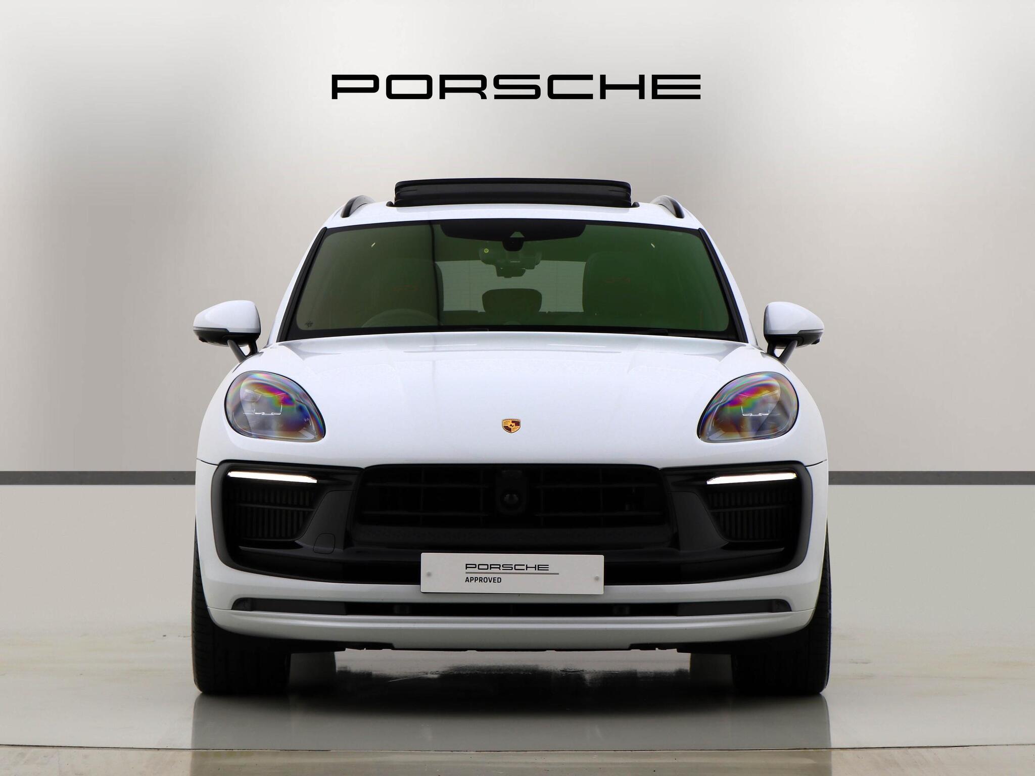 Porsche Macan view 6