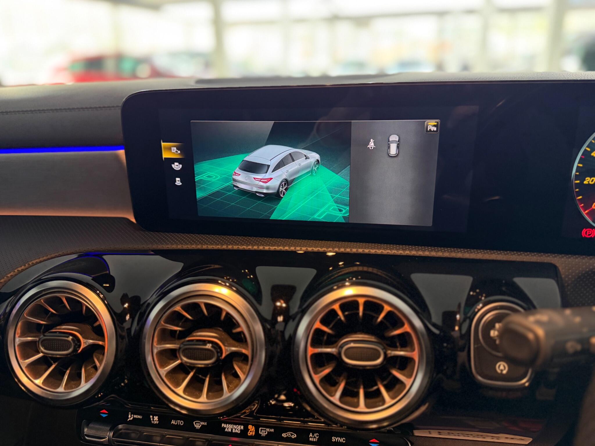 Mercedes-Benz Cla view 28