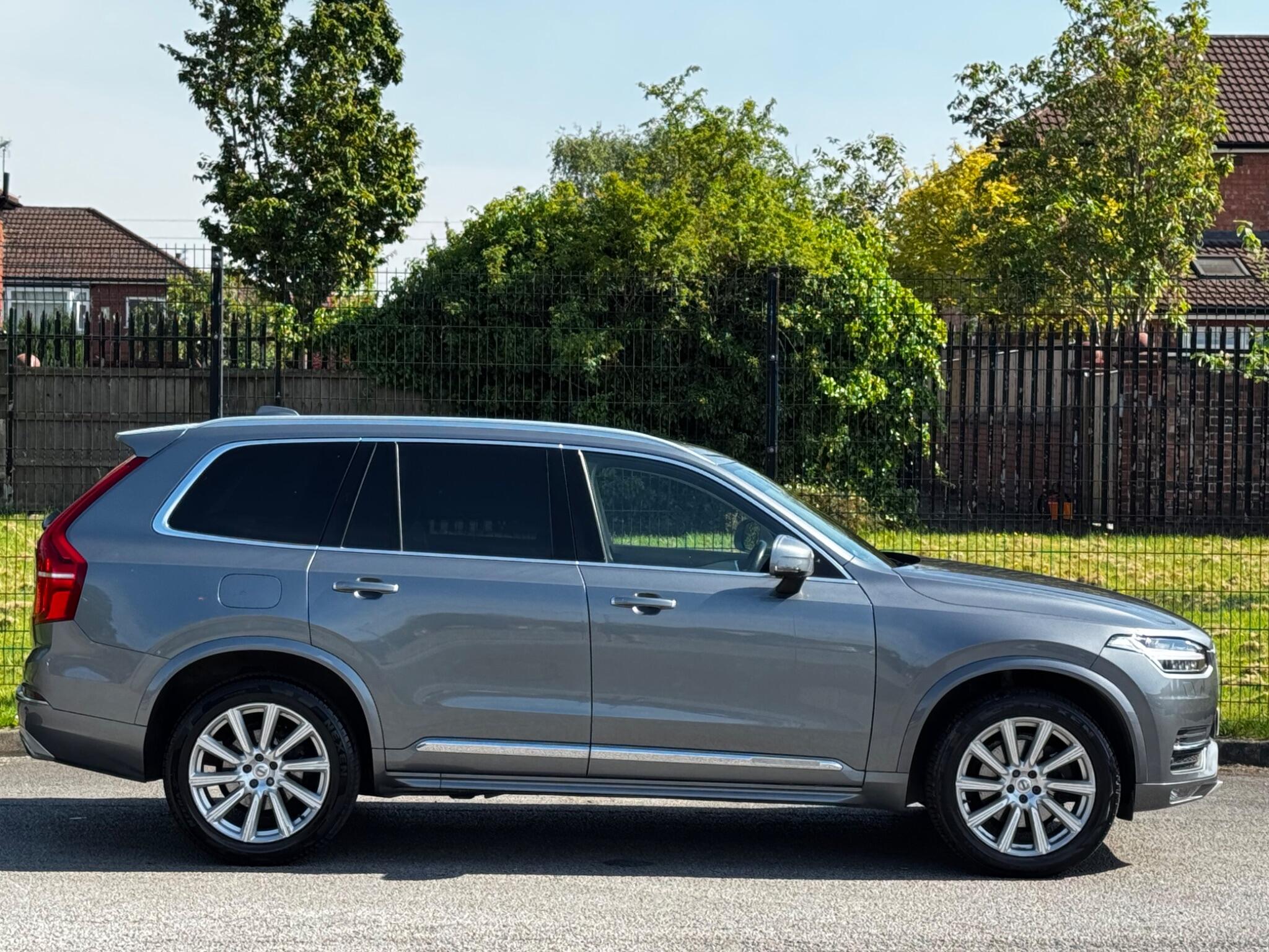 Volvo XC90 view 14