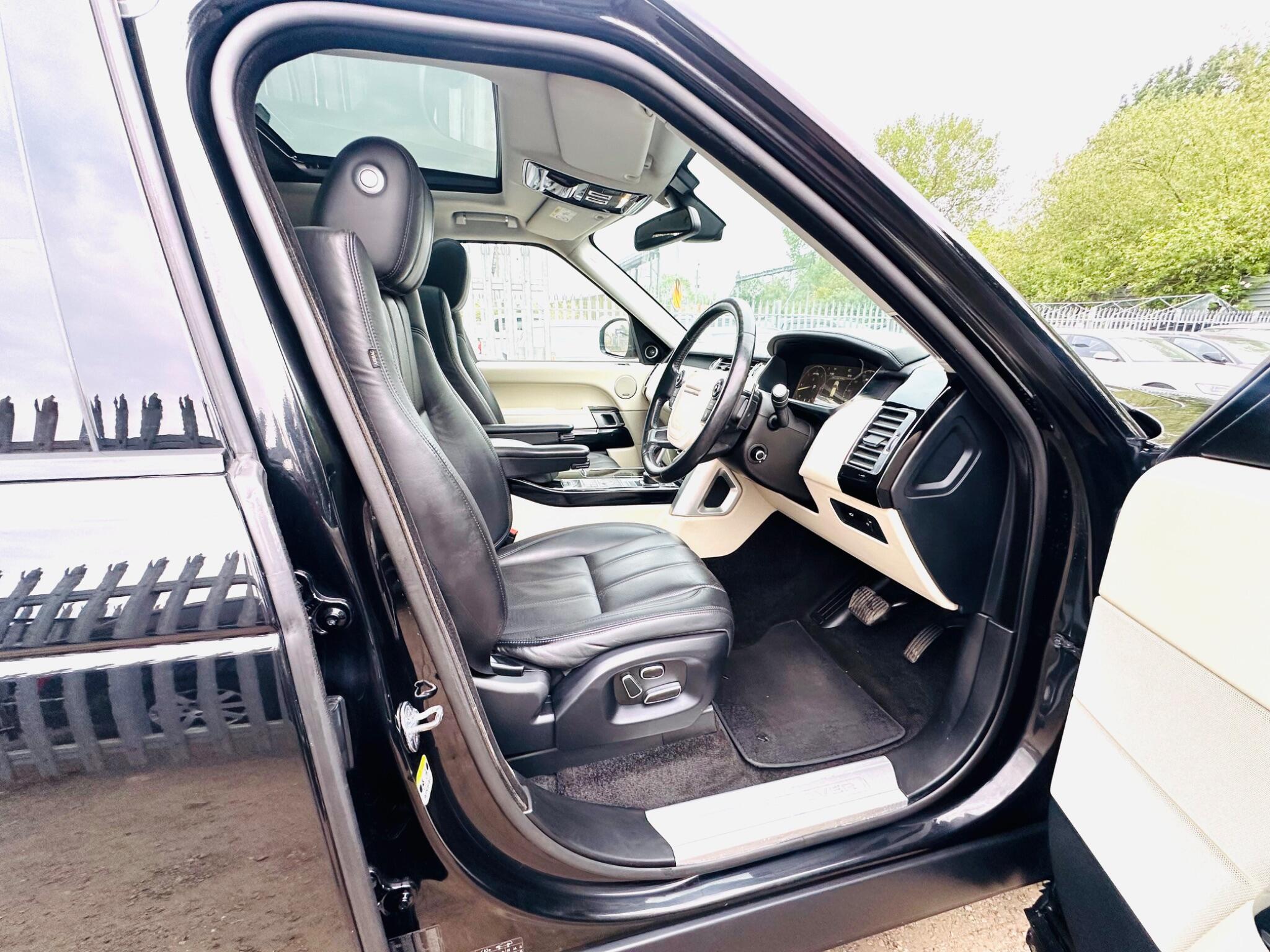 Land Rover Range Rover view 2