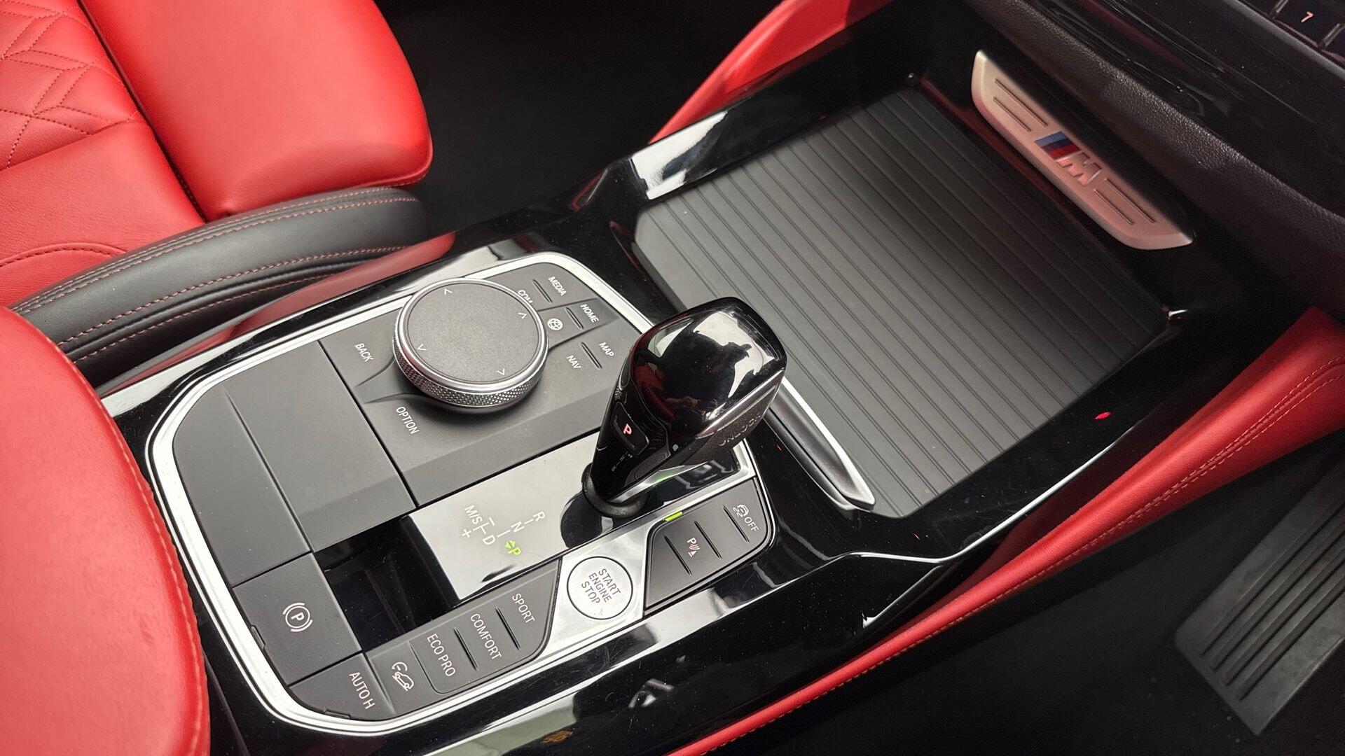 BMW X4 view 10