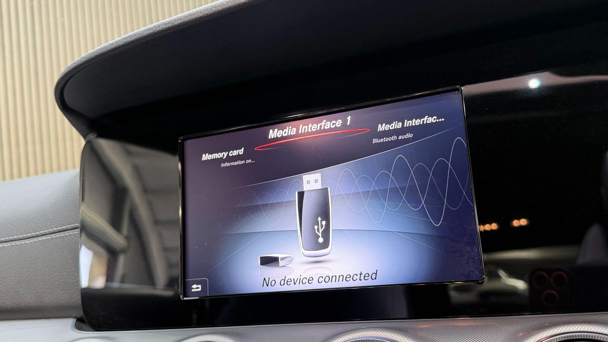 Mercedes-Benz E-Class view 25