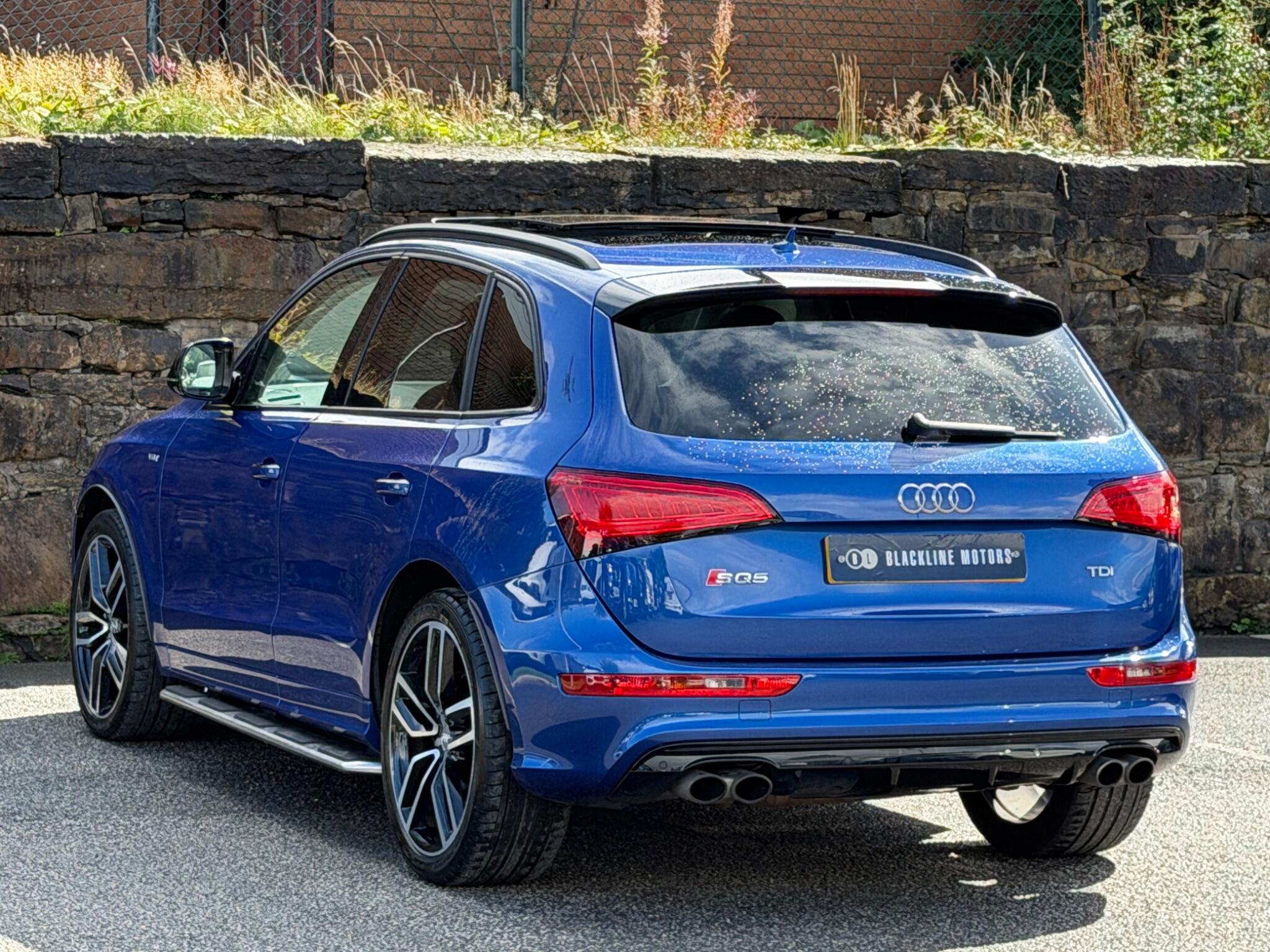 Audi SQ5 view 5