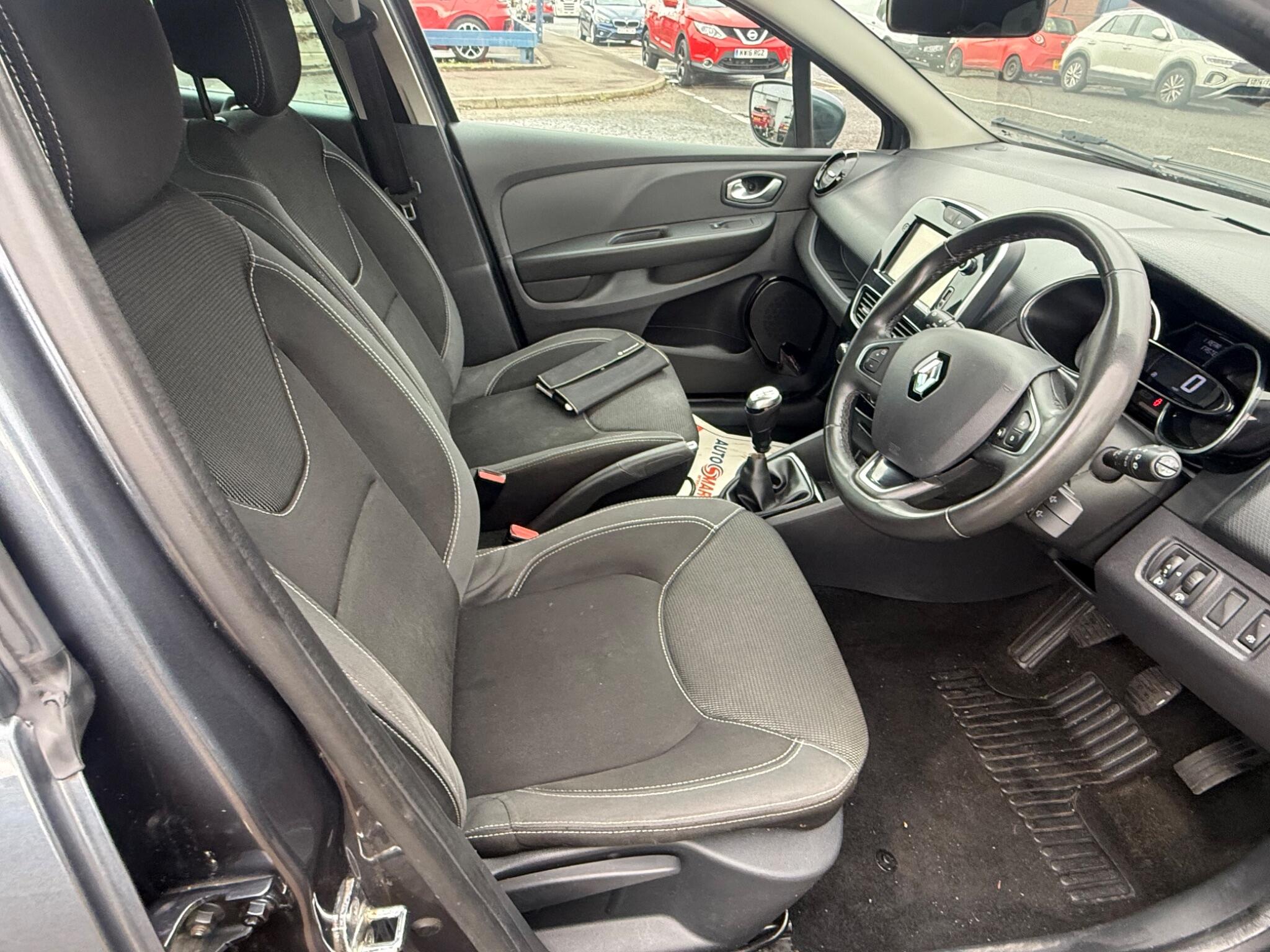 Renault Clio view 10