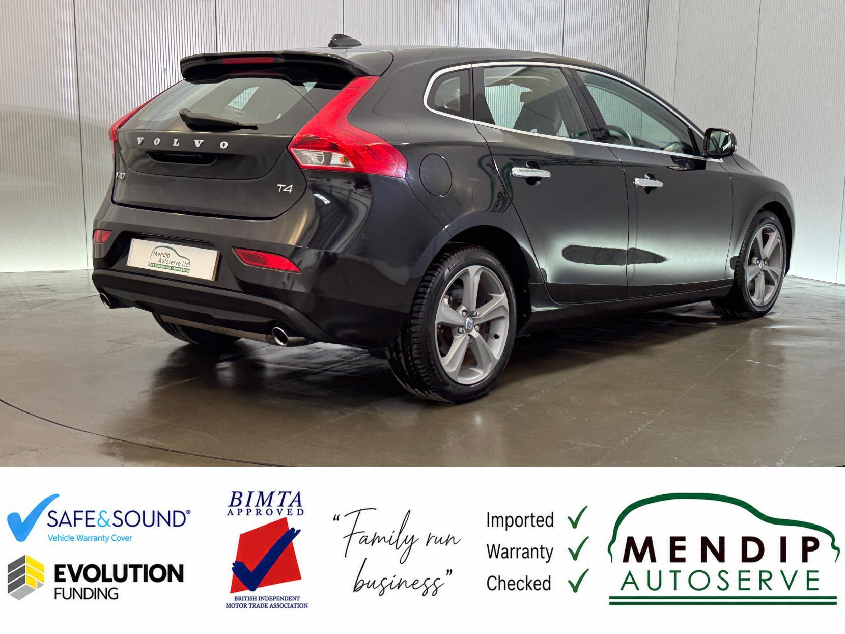 Volvo V40 view 27