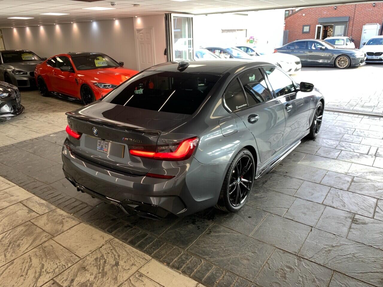 BMW 3 Series view 16