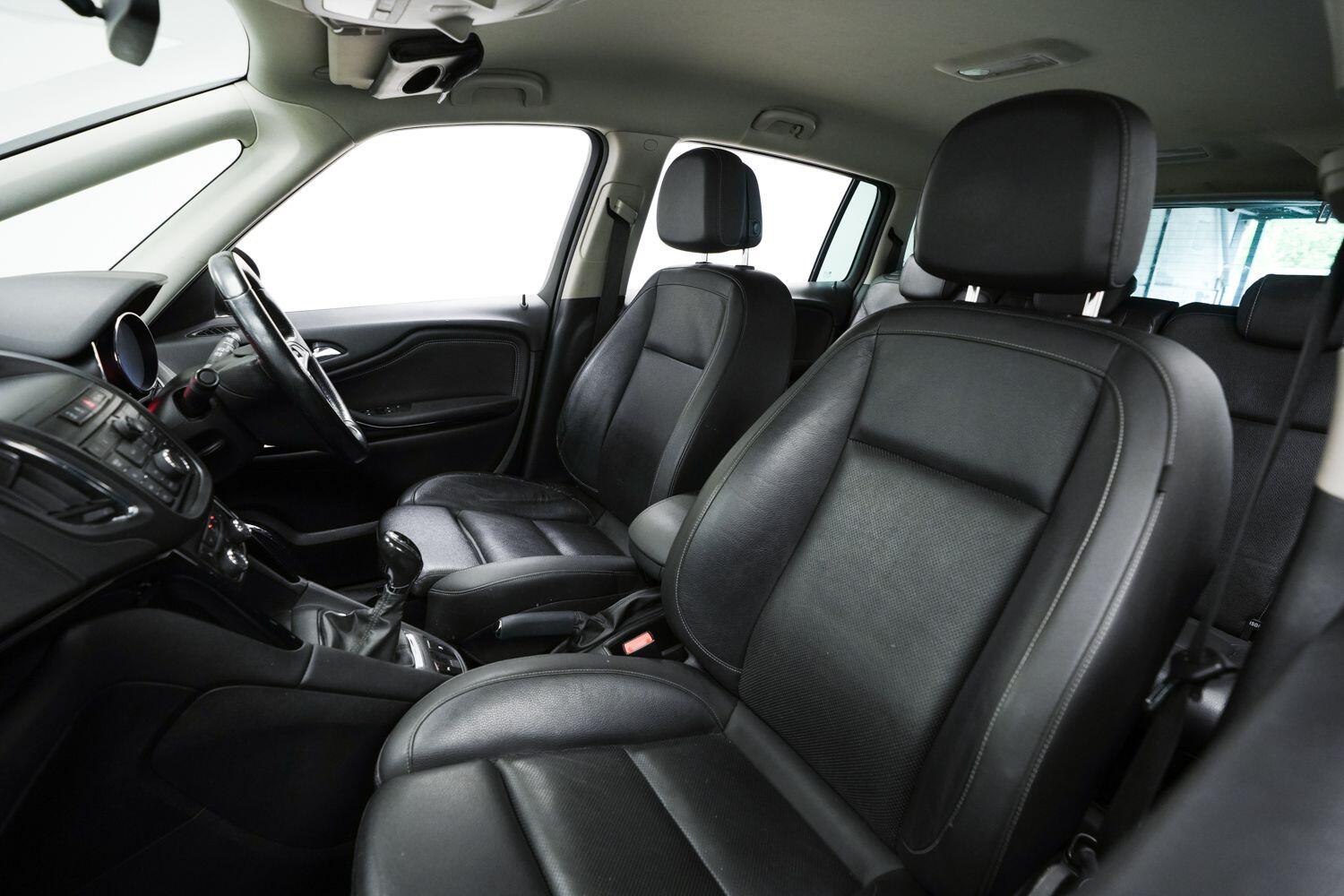 Vauxhall Zafira Tourer view 25