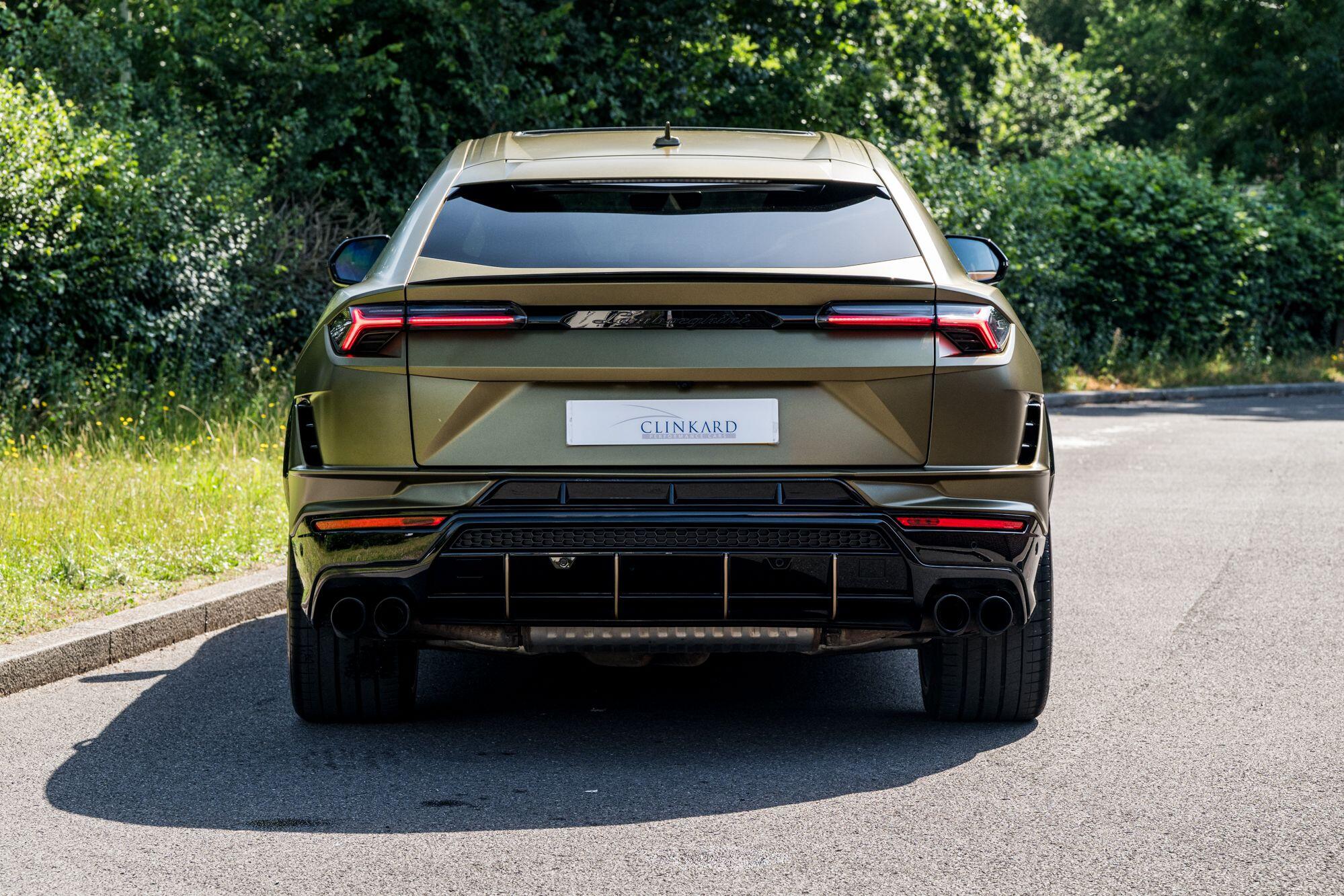 Lamborghini Urus view 4