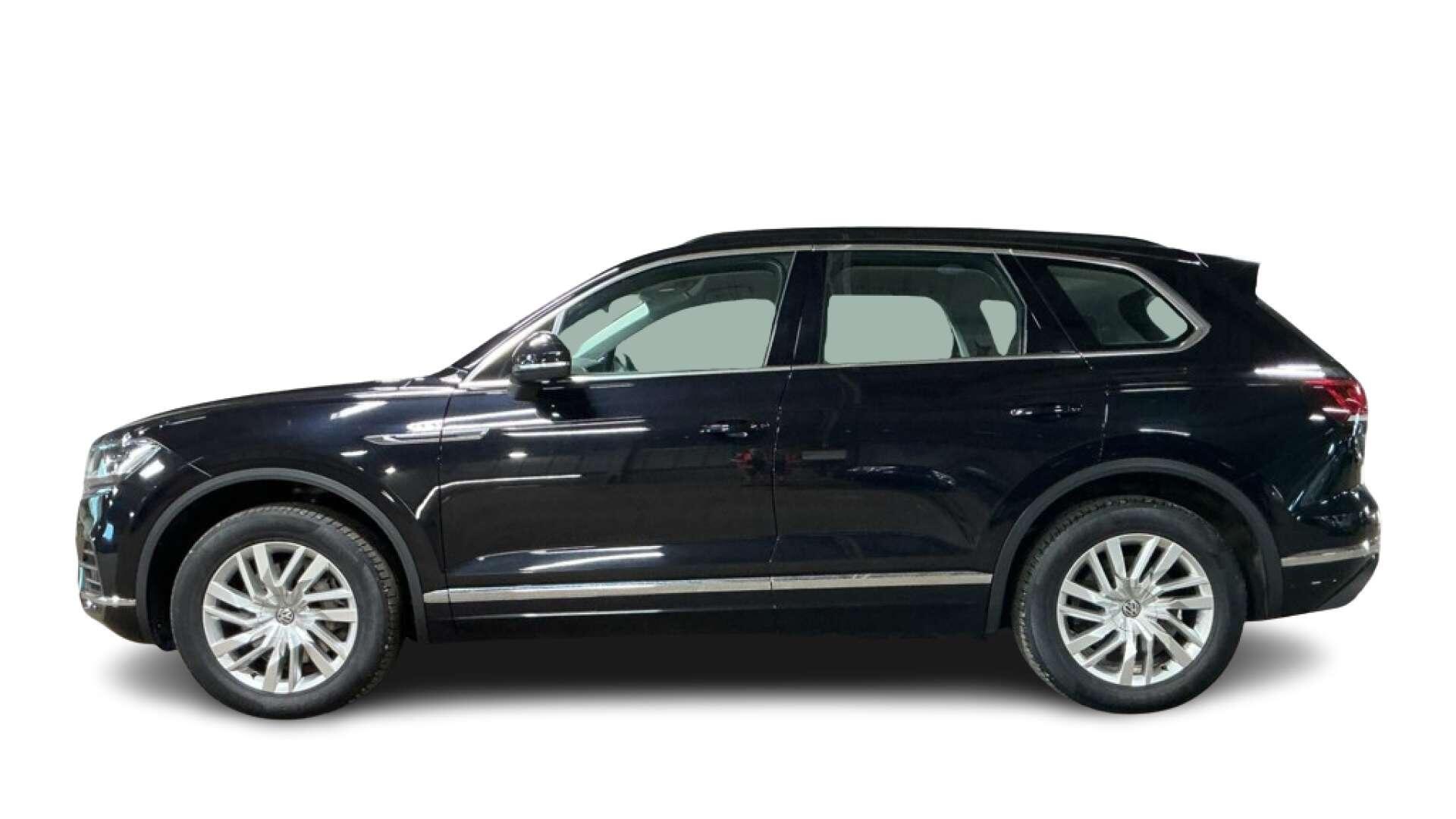 Volkswagen Touareg view 6