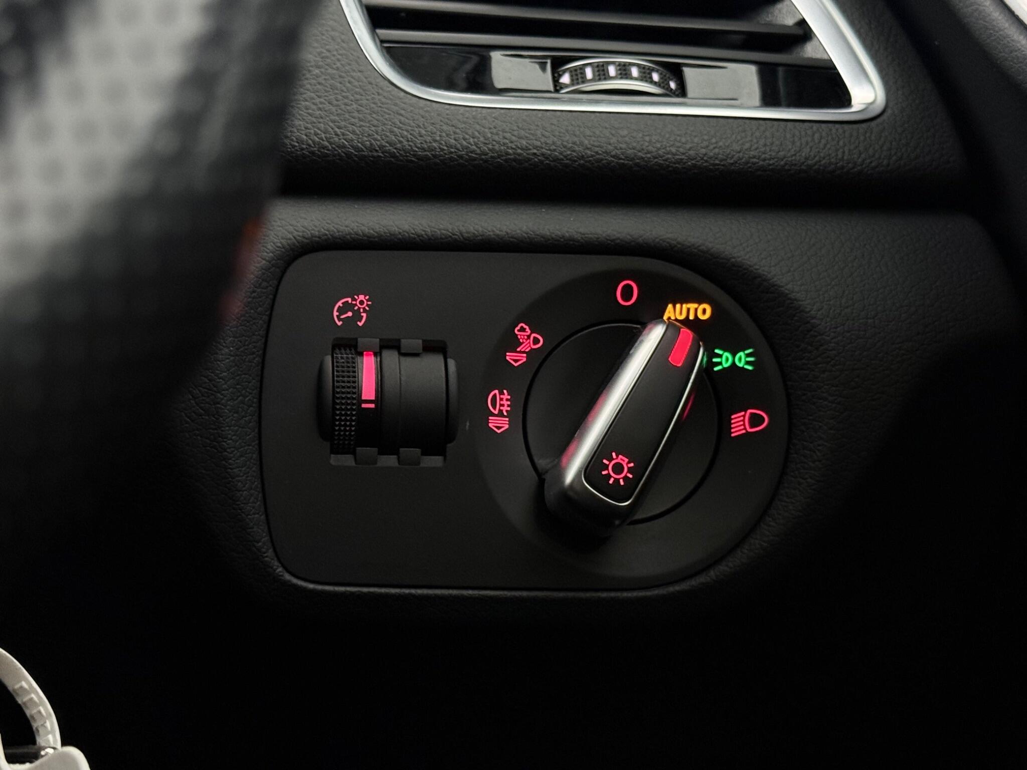 Audi Q3 view 17