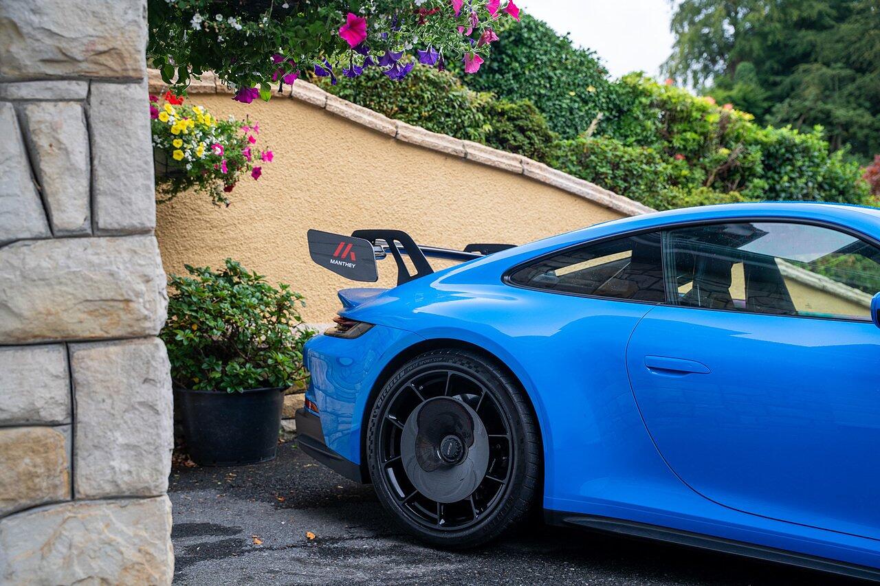 Porsche 911 view 49