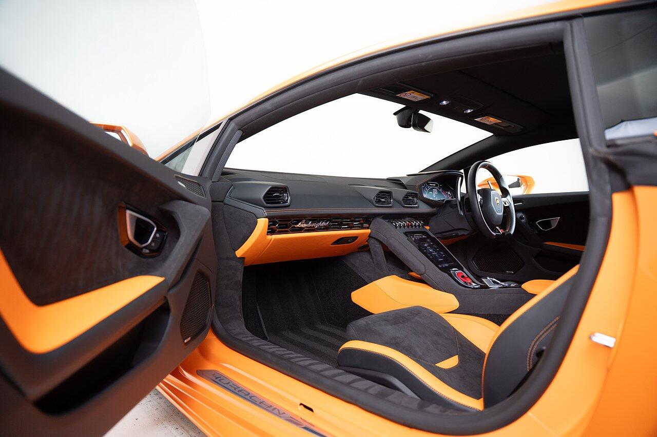 Lamborghini Huracan view 25