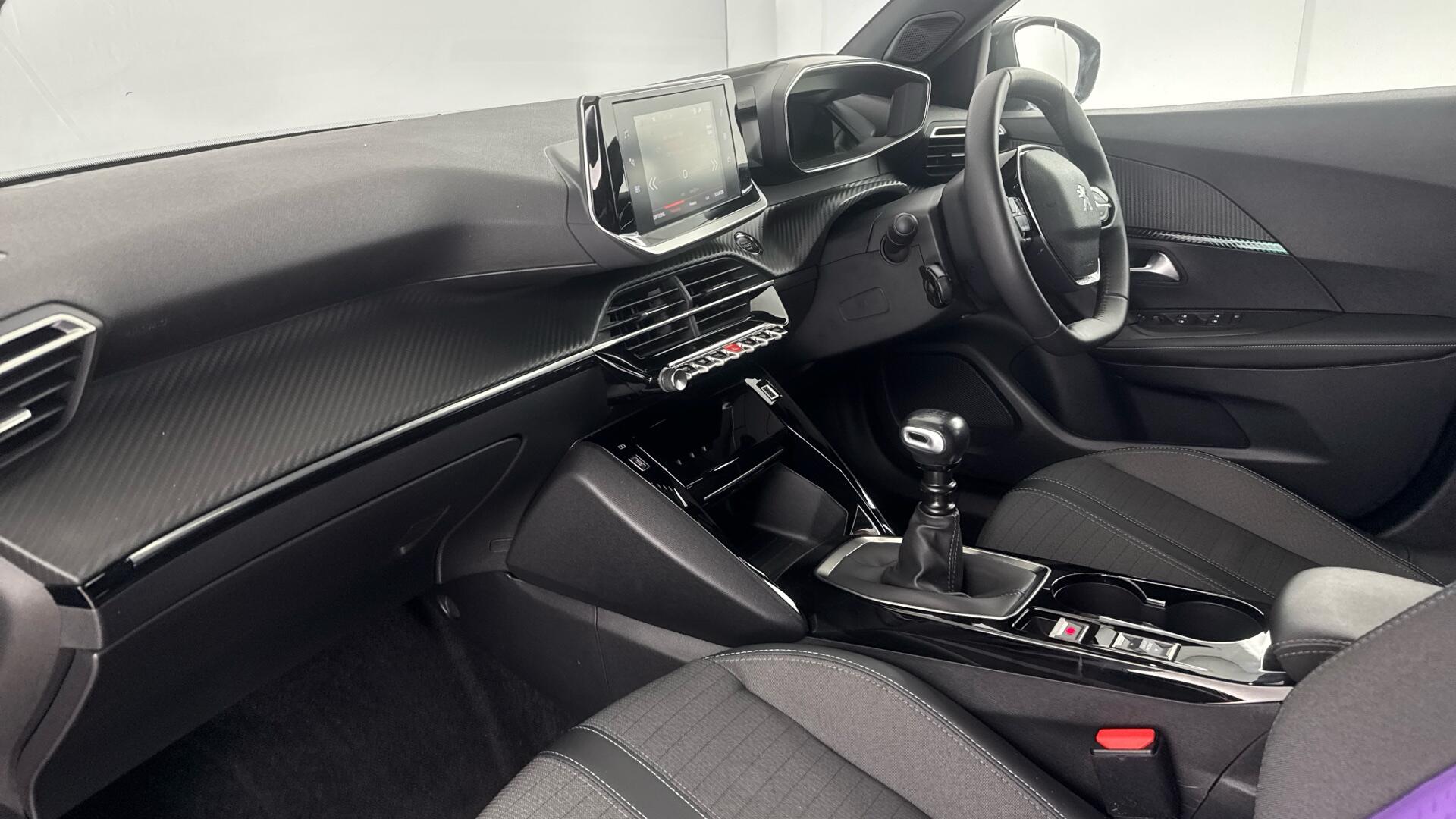 Peugeot 2008 view 10