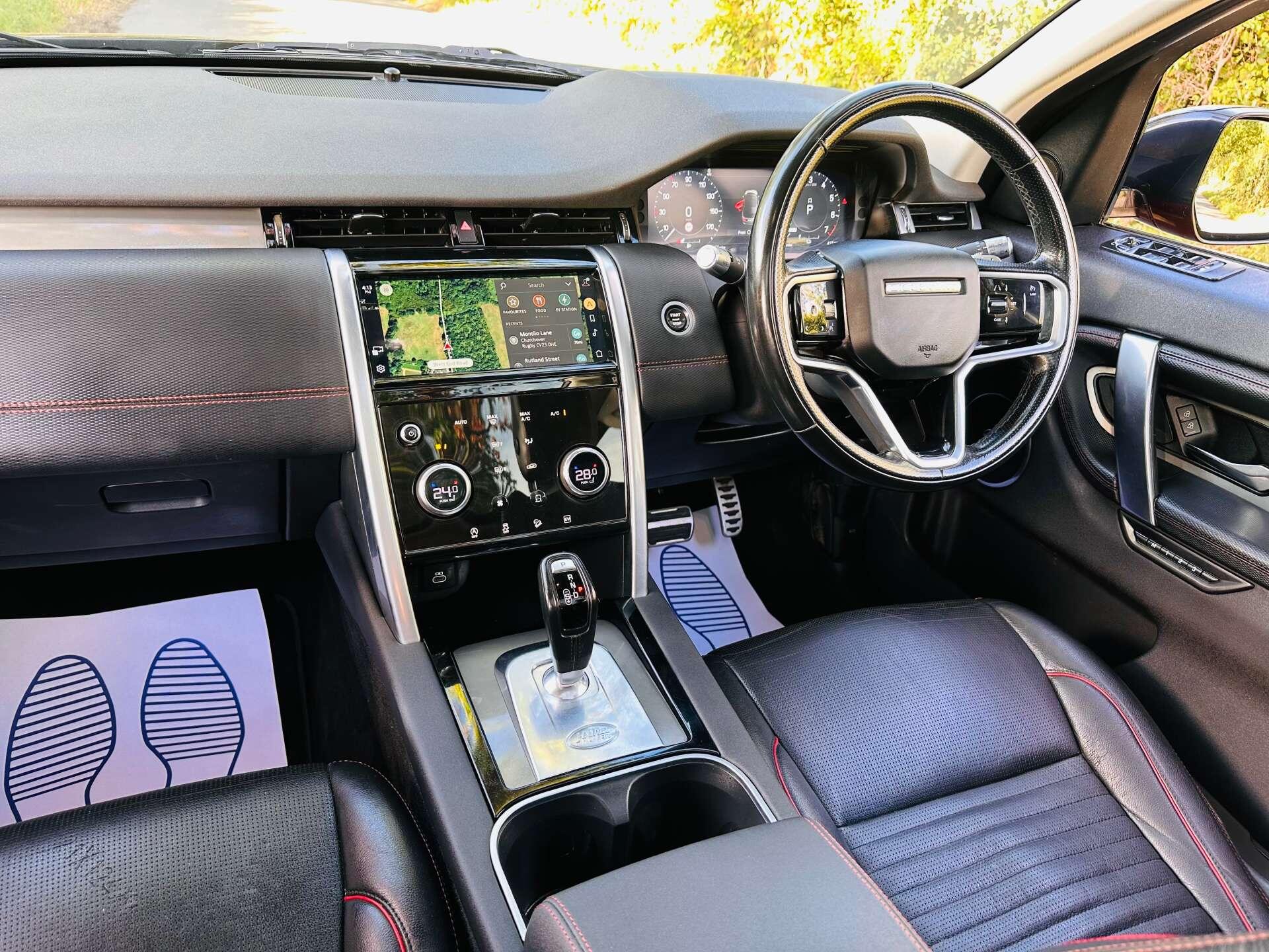 Land Rover Discovery Sport view 8