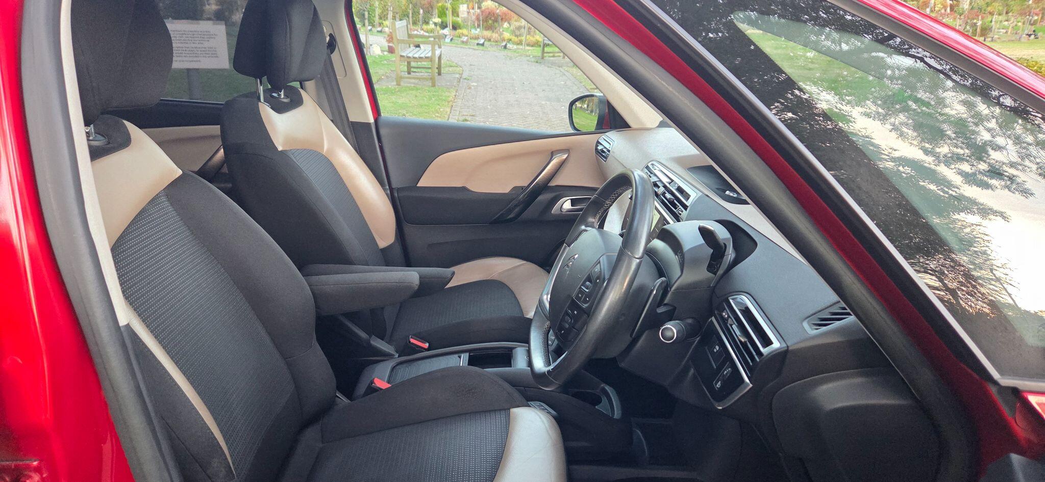 Citroen C4 Picasso view 17