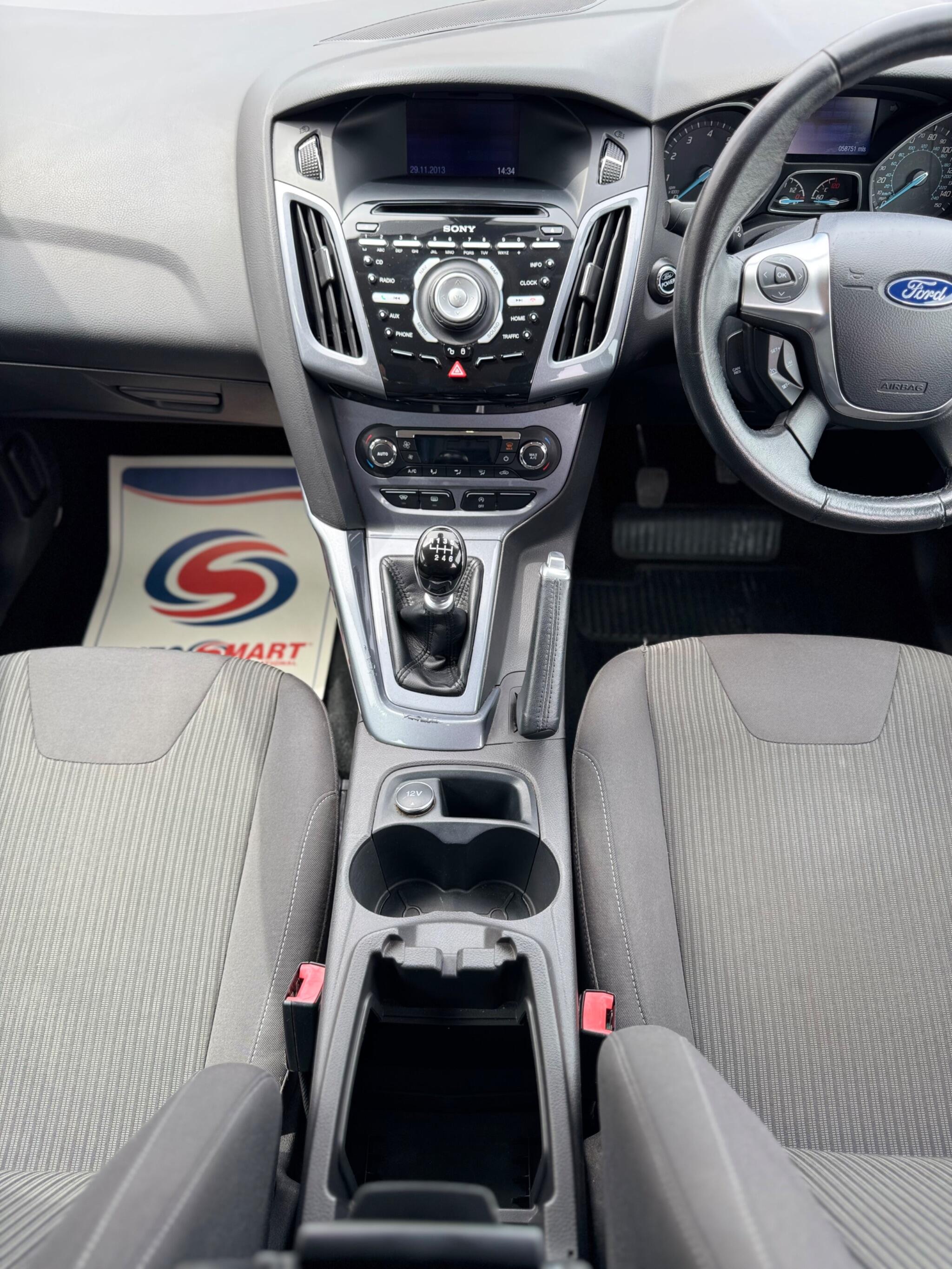 Ford Focus view 17